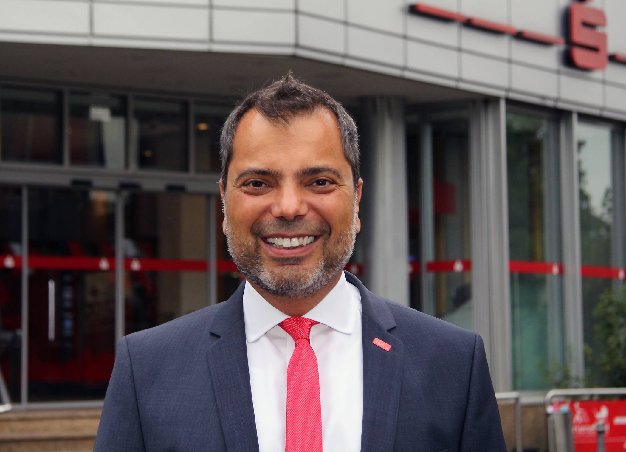 Sparkassenchef Giovanni Malaponti ermuntert alle Vereine und Initiativen, sich mit ihren gemeinnützigen Projekten als Spendenempfänger für die nächste Girocents-Staffel zu bewerben. 