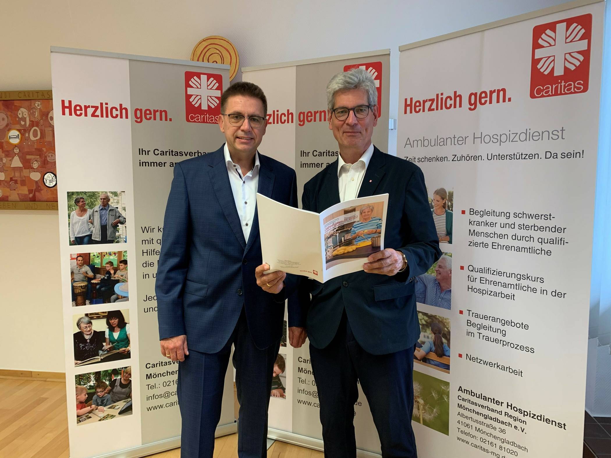  Caritas-Vorsitzender Dr. Christoph Wellens und Geschäftsführer Frank Polixa zogen Bilanz für das Jahr 2022. 