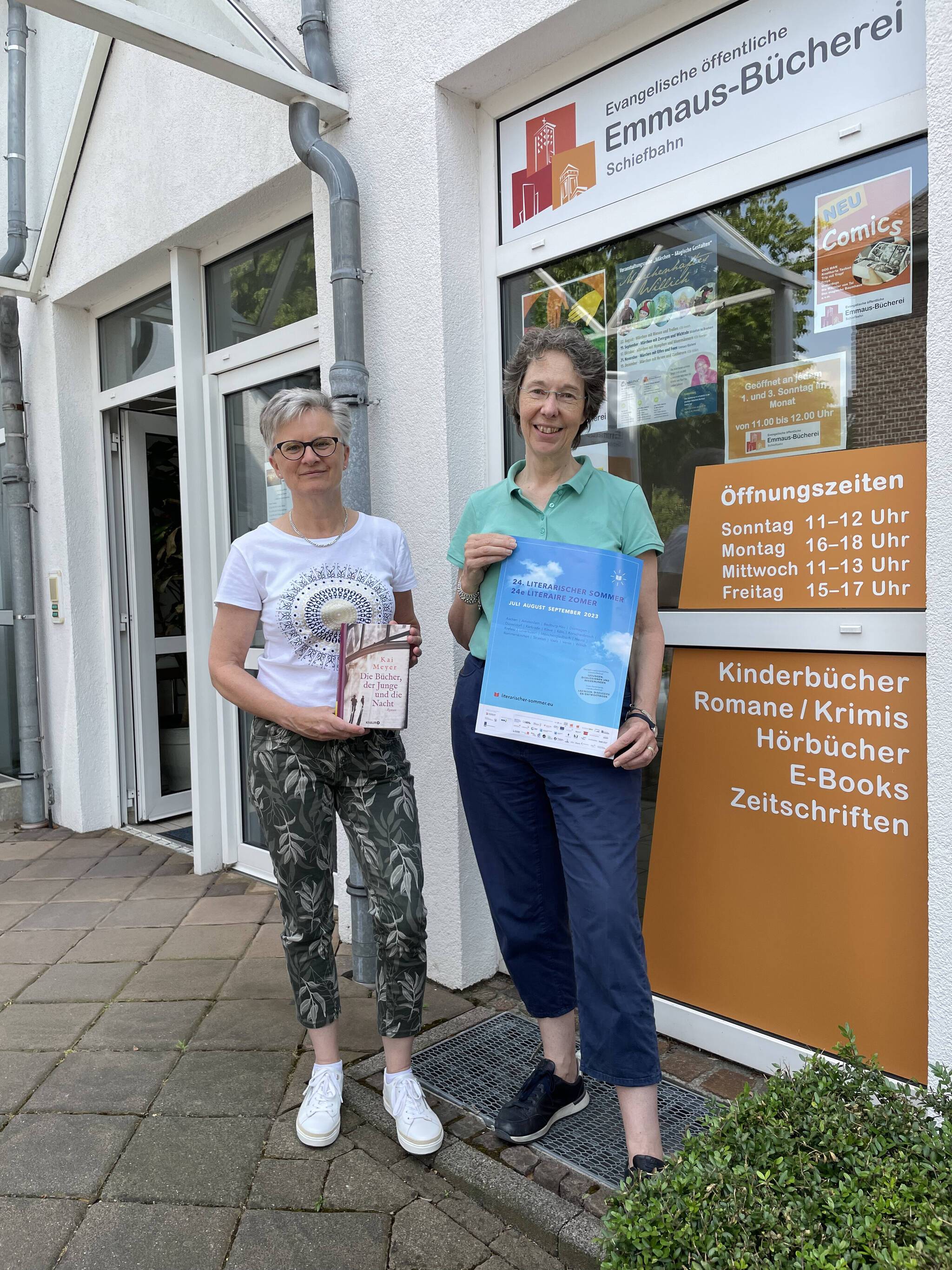  Andrea Becher mit Katrin Hufschmidt freuen sich auf die Lesung. Foto: Stadt 