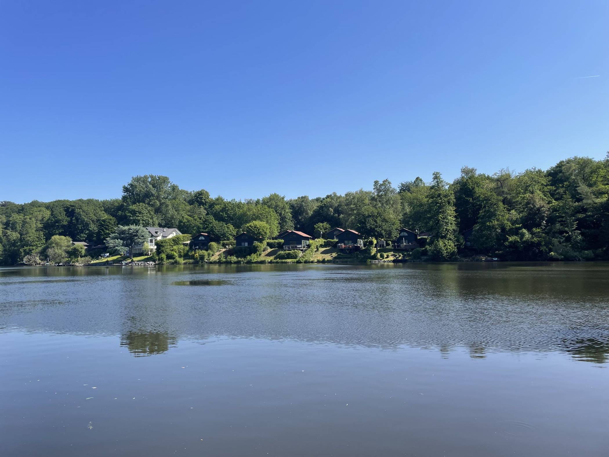 Der Hariksee lädt zum Verweilen ein 