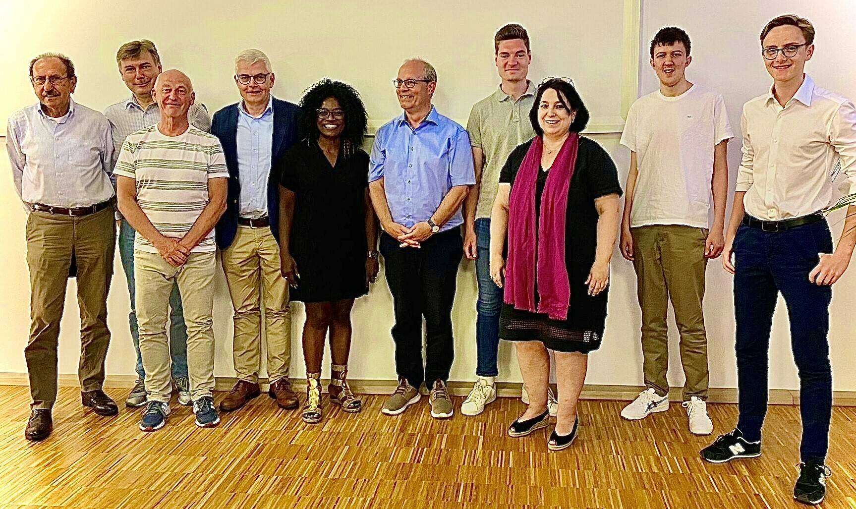 Der Vorstand der FDP Meerbusch samt Beisitzern.