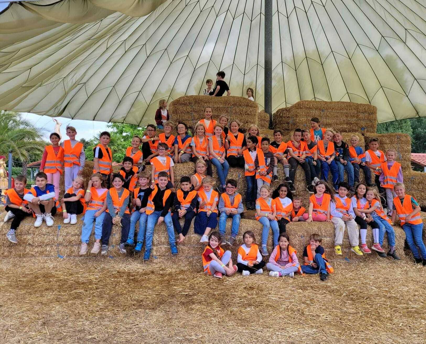 Im rahmen der Ferienbetreuung der Adam-Riese-Schule ging es unter anderem in die Erlebnisoase Irrland nach Kevelaer.   