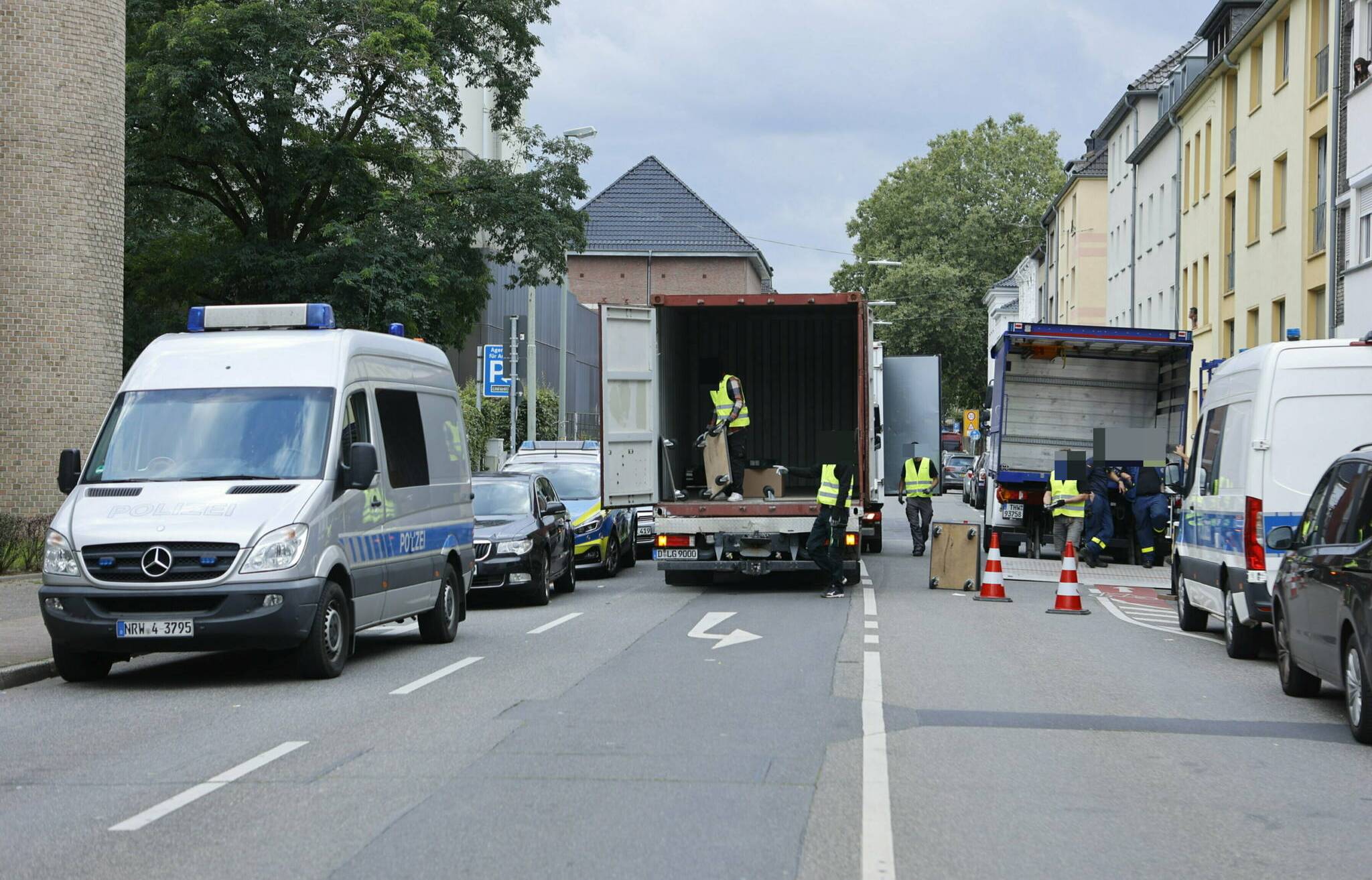 Über 2000 Cannabispflanzen bei Razzia entdeckt
