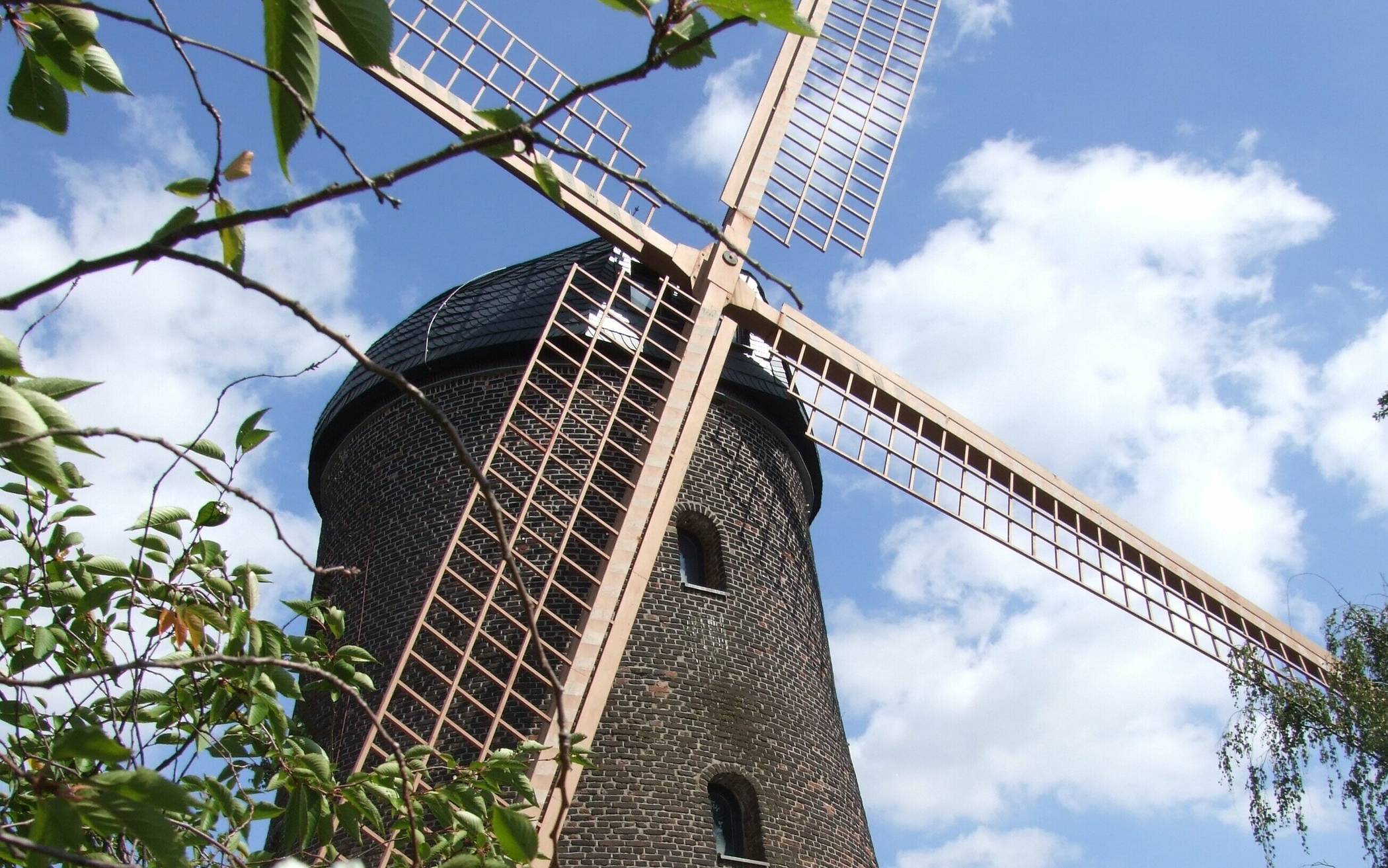 Die Teloy-Mühle an der Kemperallee in Lank feiert im September Geburtstag. 