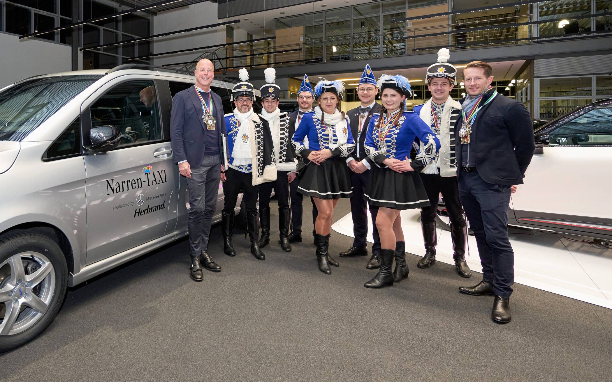 Der Vorstand der Großen Viersener Karnevalsgesellschaft freut sich auf die Fahrten in...