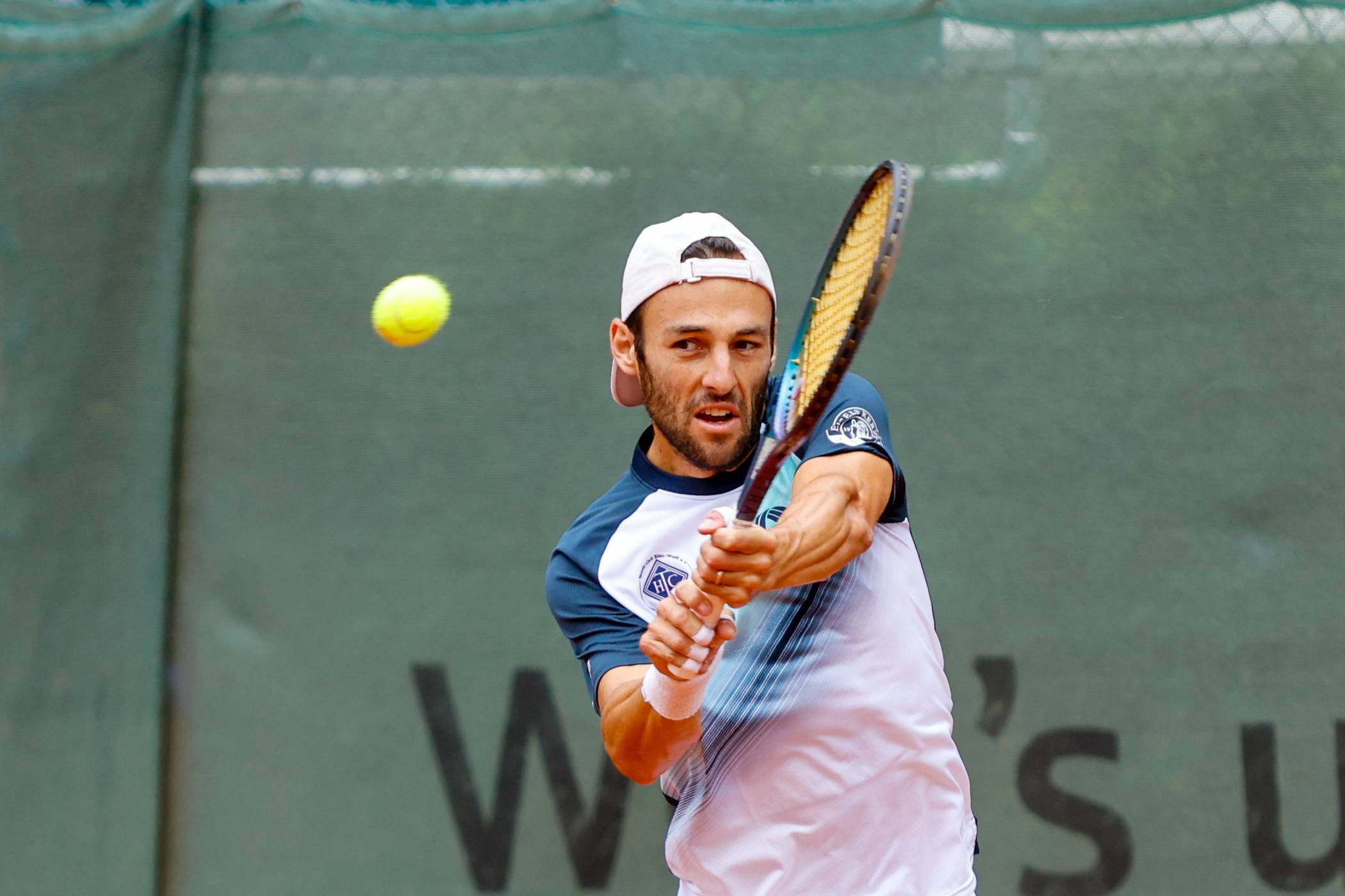 Der Italiener Stefano Travaglia wird auch 2024 für Blau-Weiß antreten.	 