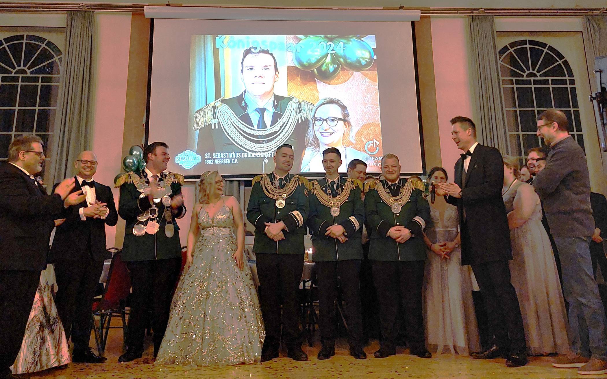 Am vergangenen Wochenende wuredie Königshäuser der