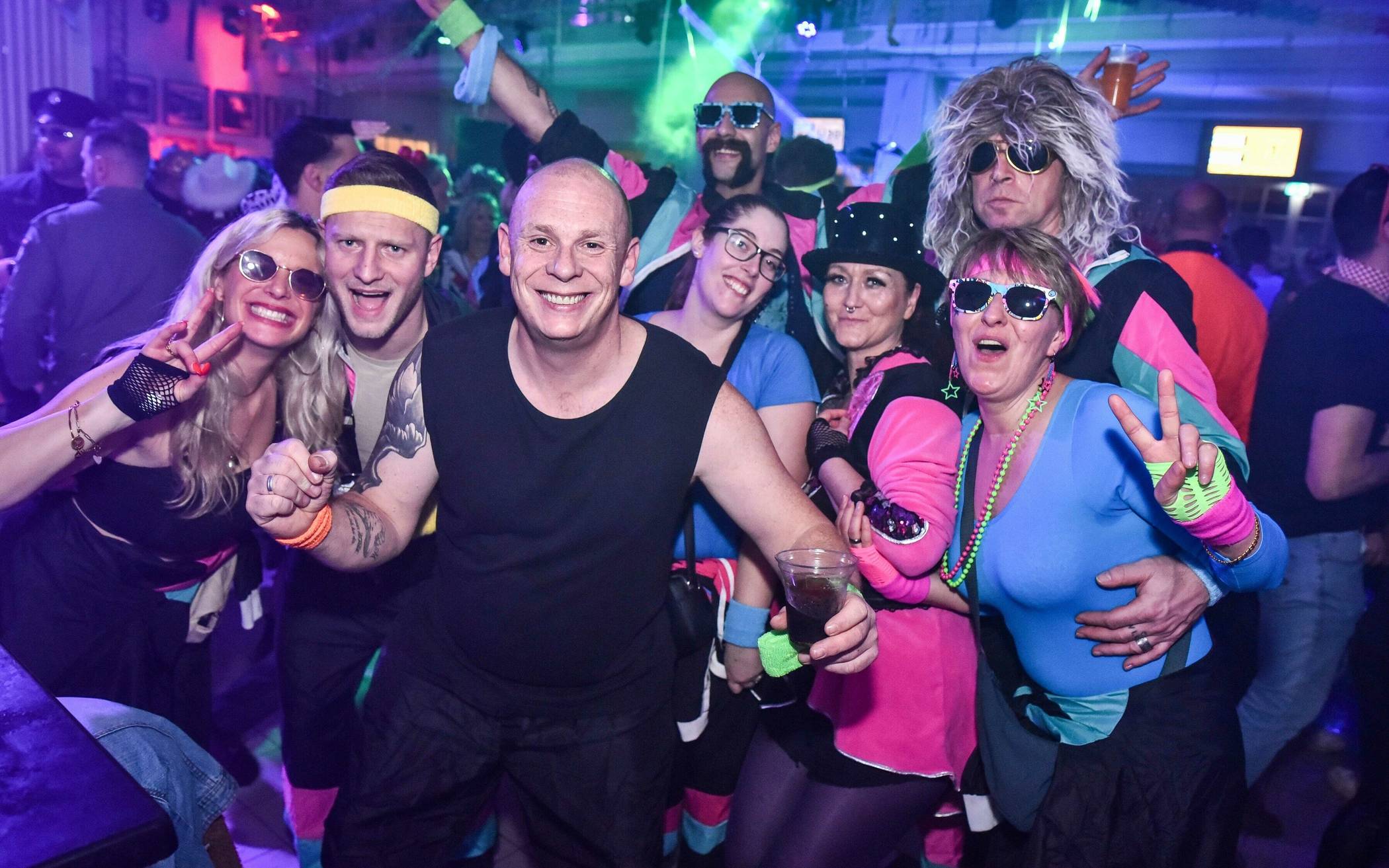 Die große „Karnevals-Samstag-Party“ auf der Krefelder Rennbahn