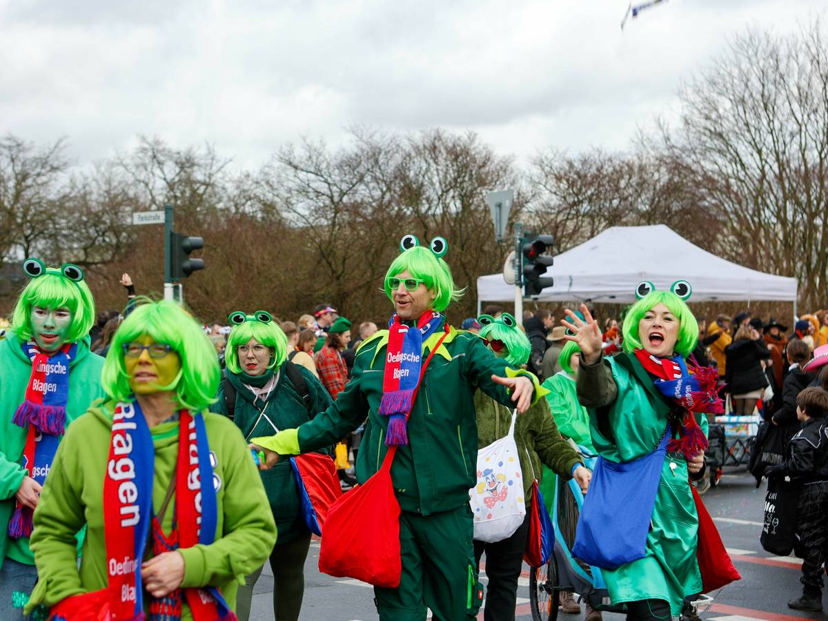 Karnevalszug in Uerdingen 2024
