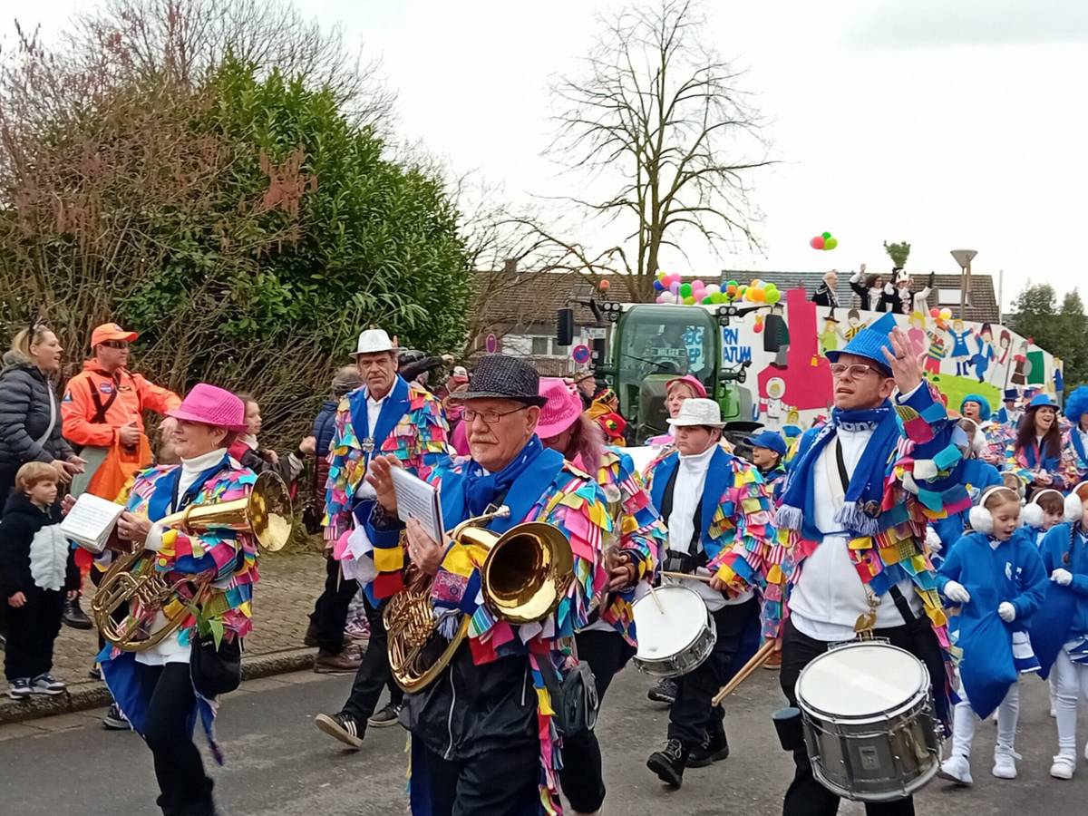 Tulpensonntagszug in Gellep-Stratum
