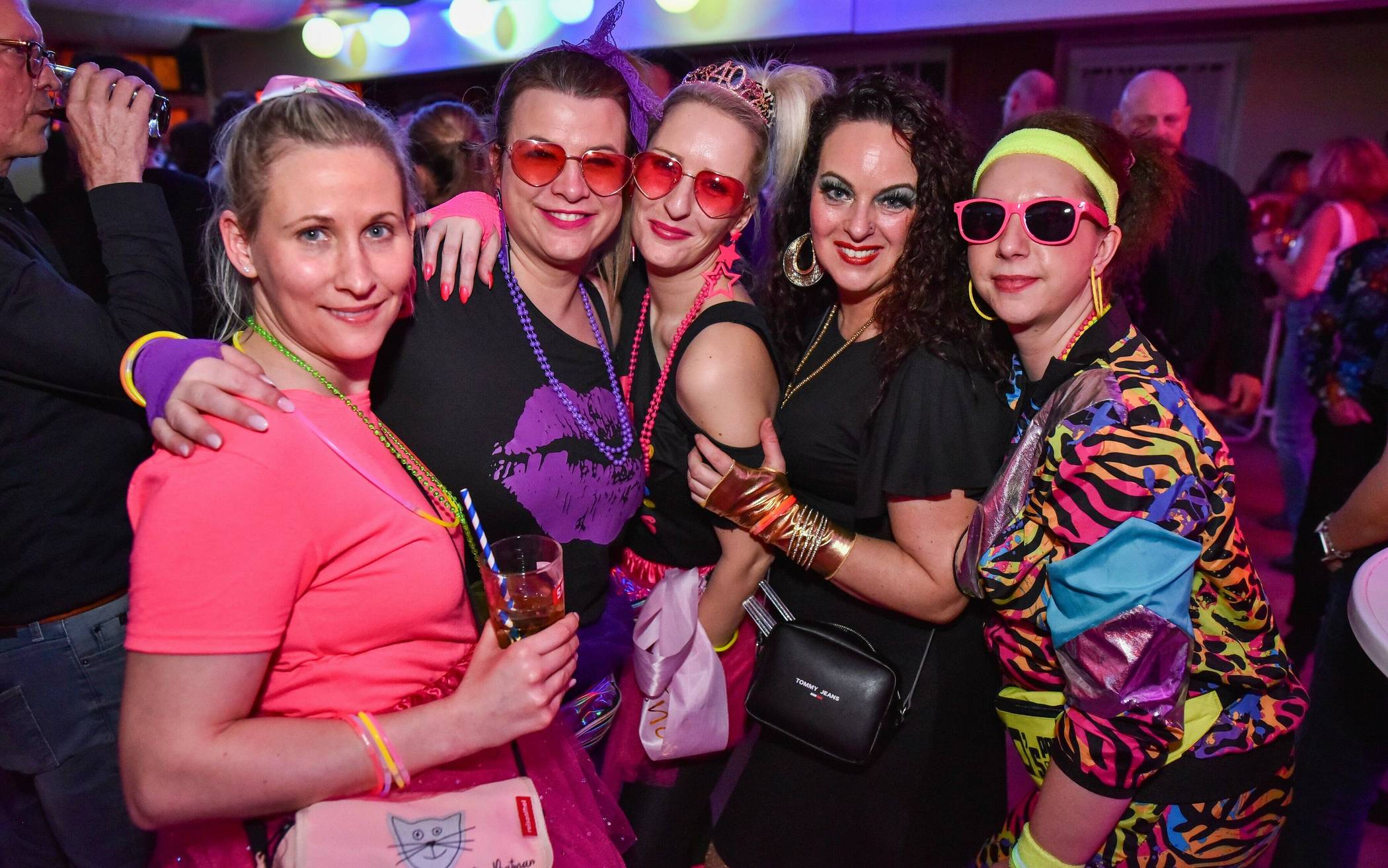 Bildergalerie​: Ü30-Party auf der Rennbahn 2.3.24​