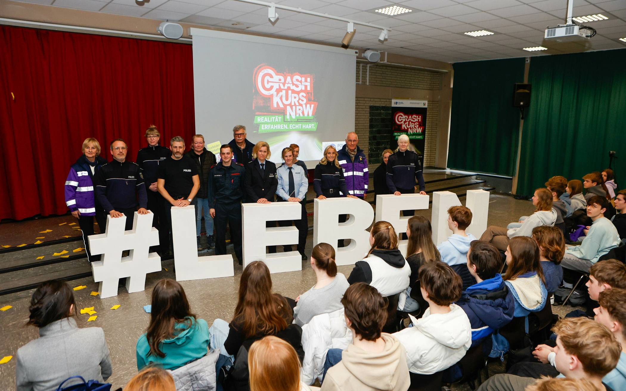 Aufrüttelnde Schicksale mit einem Appell an junge Autofahrer