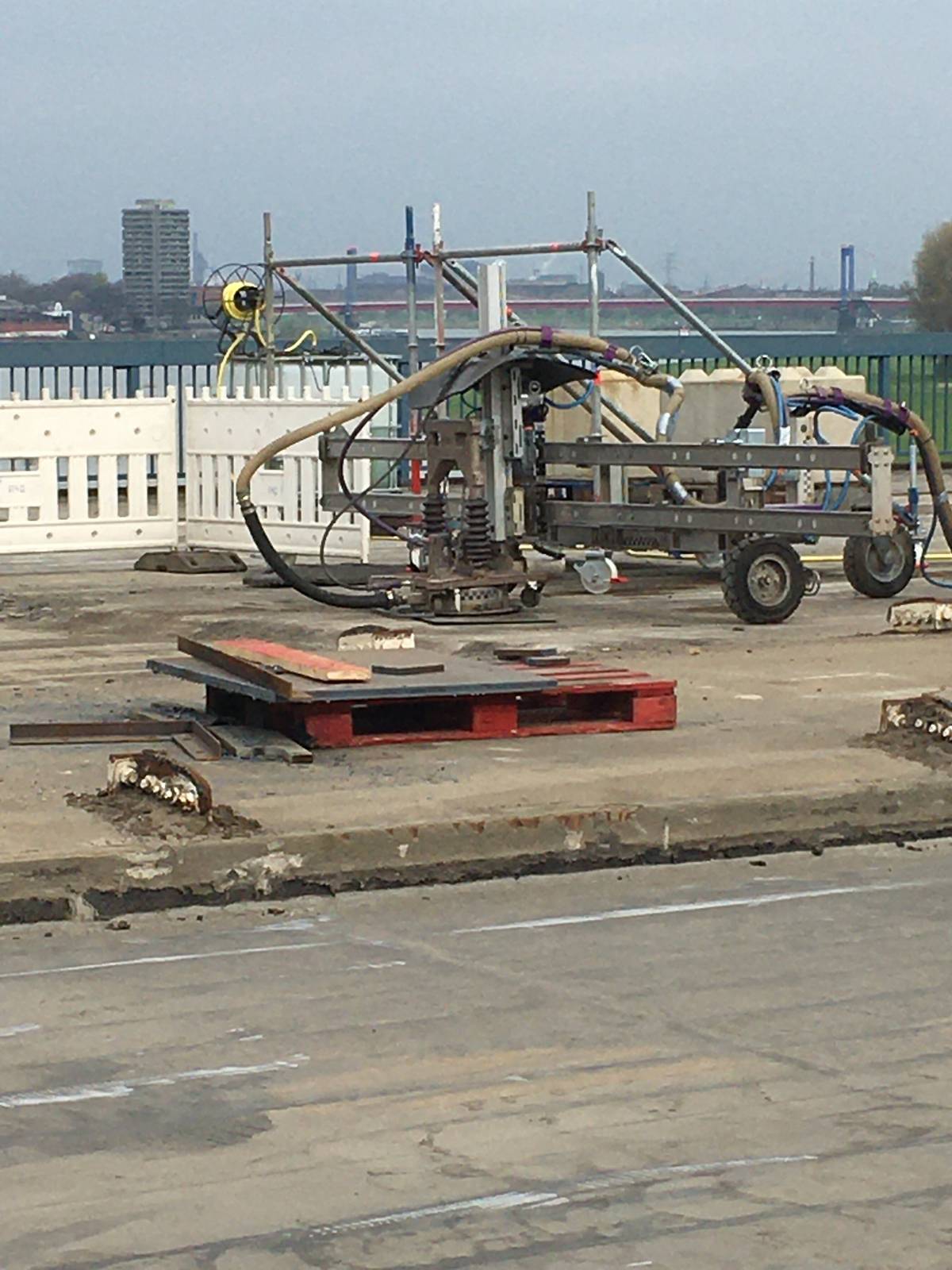 Adé, alte Rheinbrücke
