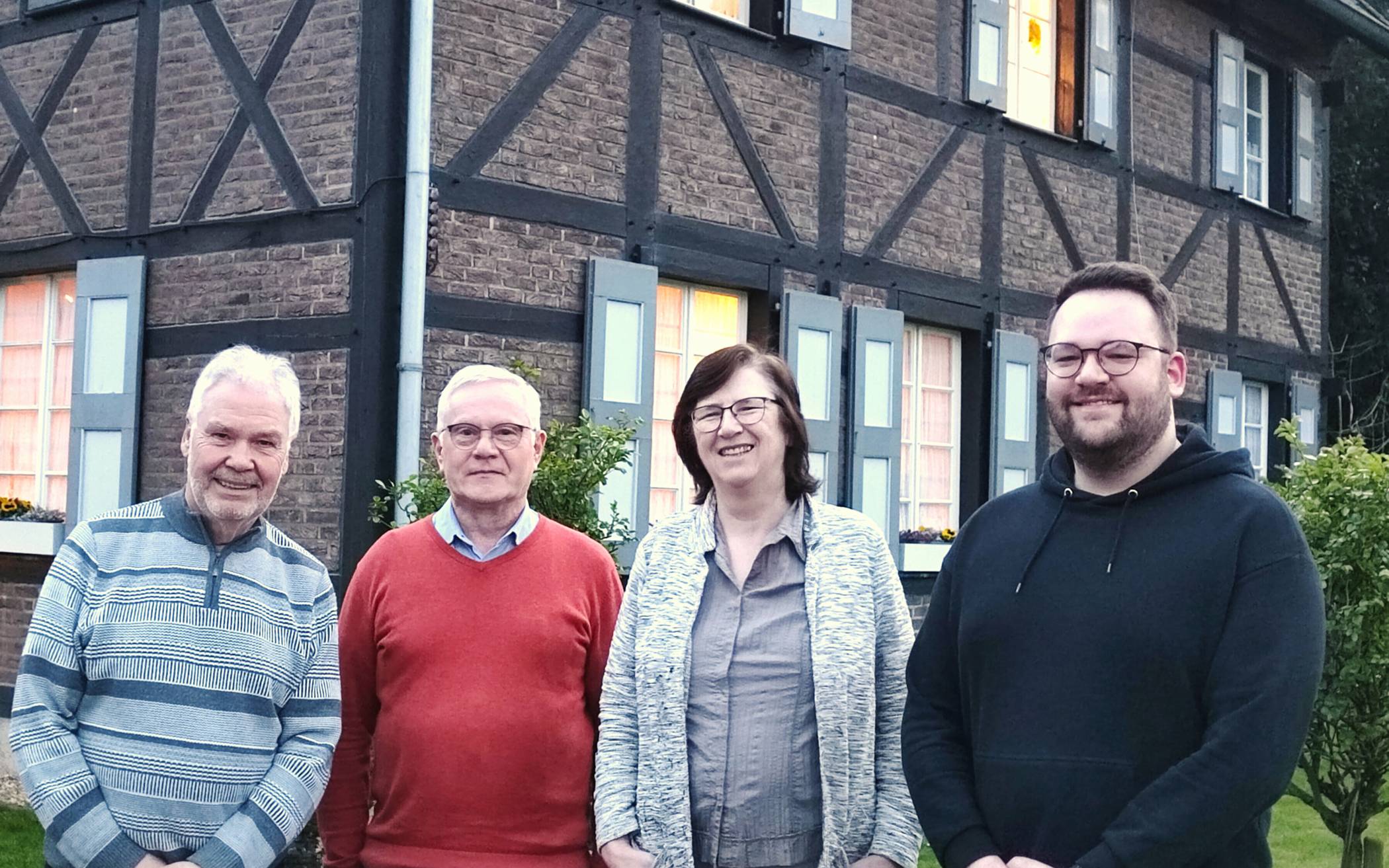  Der neue Vorstand der Heimatfreunde Neuwerk (v. l.): Karl-Heinz Thifessen, Hans-Peter Lehnen, Renate Gehrung und Jens Lehnen. Foto: HFN 