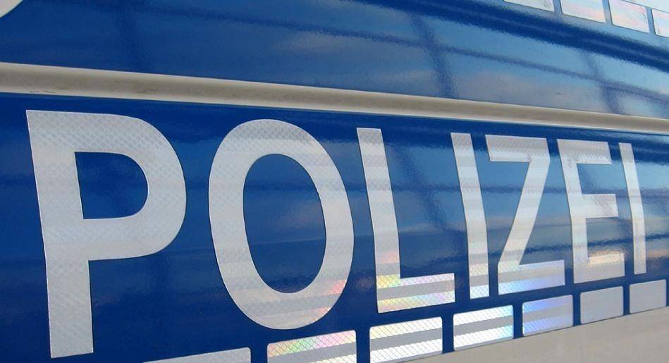 Krefeld: Mann attackiert Frau auf Spielplatz