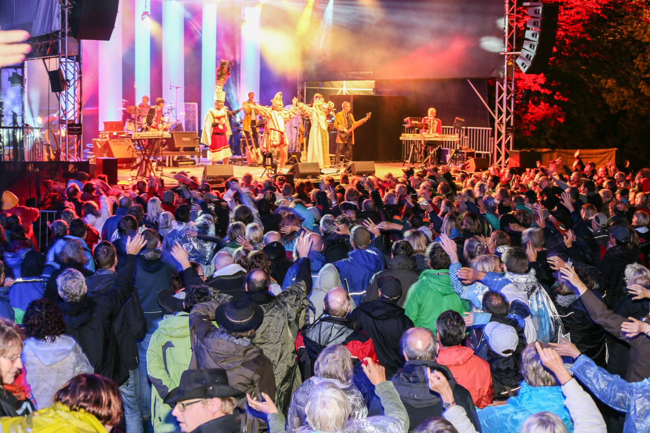  Bei Köbes Underground steht sogar das Kölner Dreigestirn auf der SommerMusik-Bühne am Rheydter Schloss. Für das Konzert gibt es noch Restkarten.  