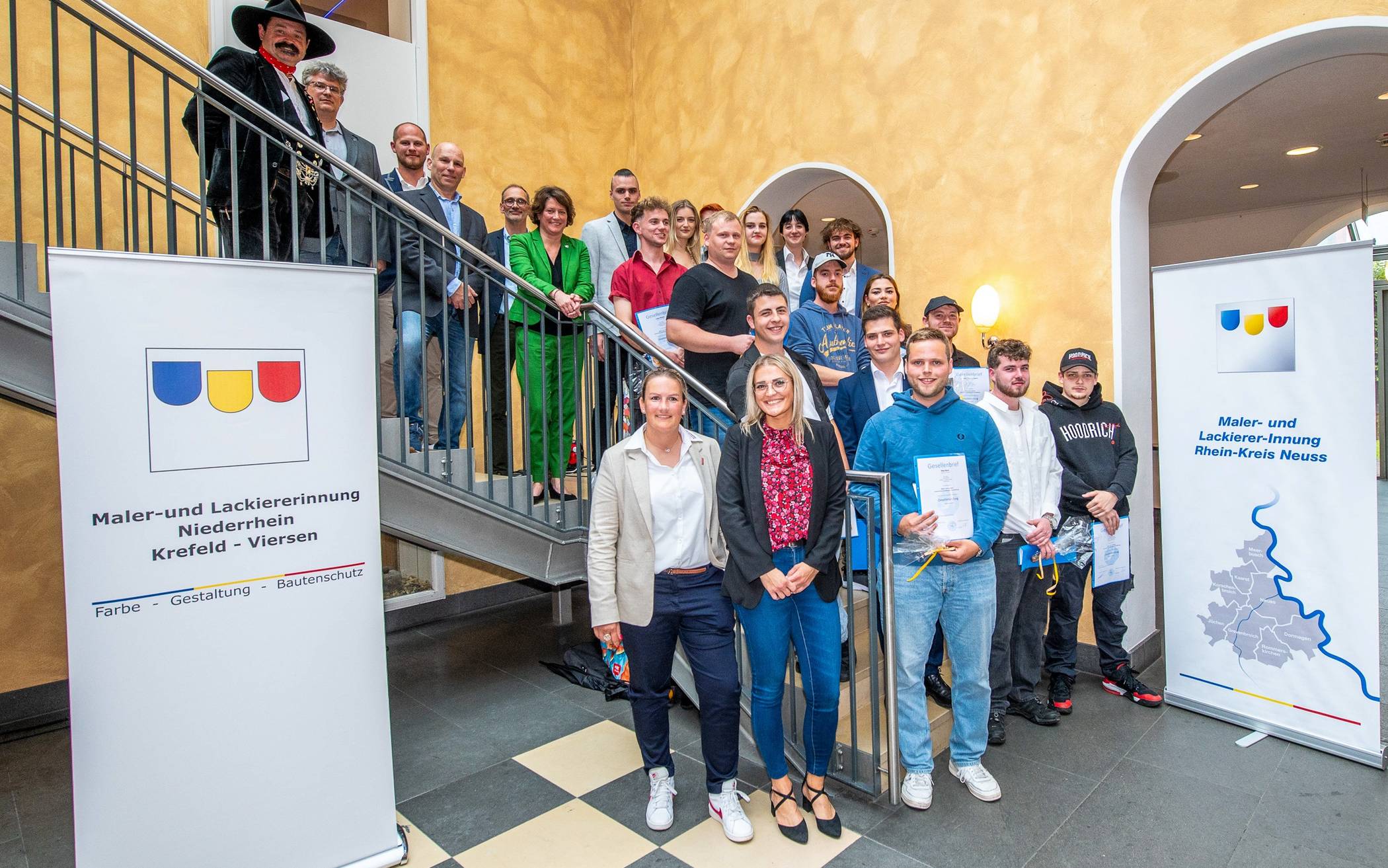 Über ihre Gesellenbriefe freuten sich die