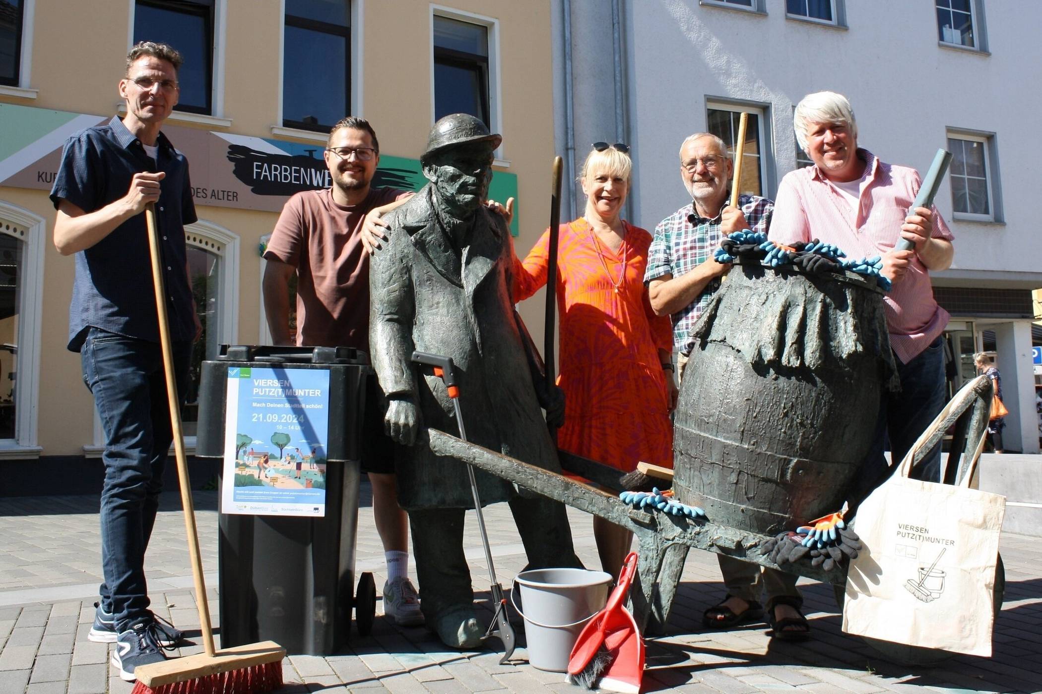 Die Verantwortlichen für die Aktion in Dülken freuen sich auf „Viersen putz(t)munter“.