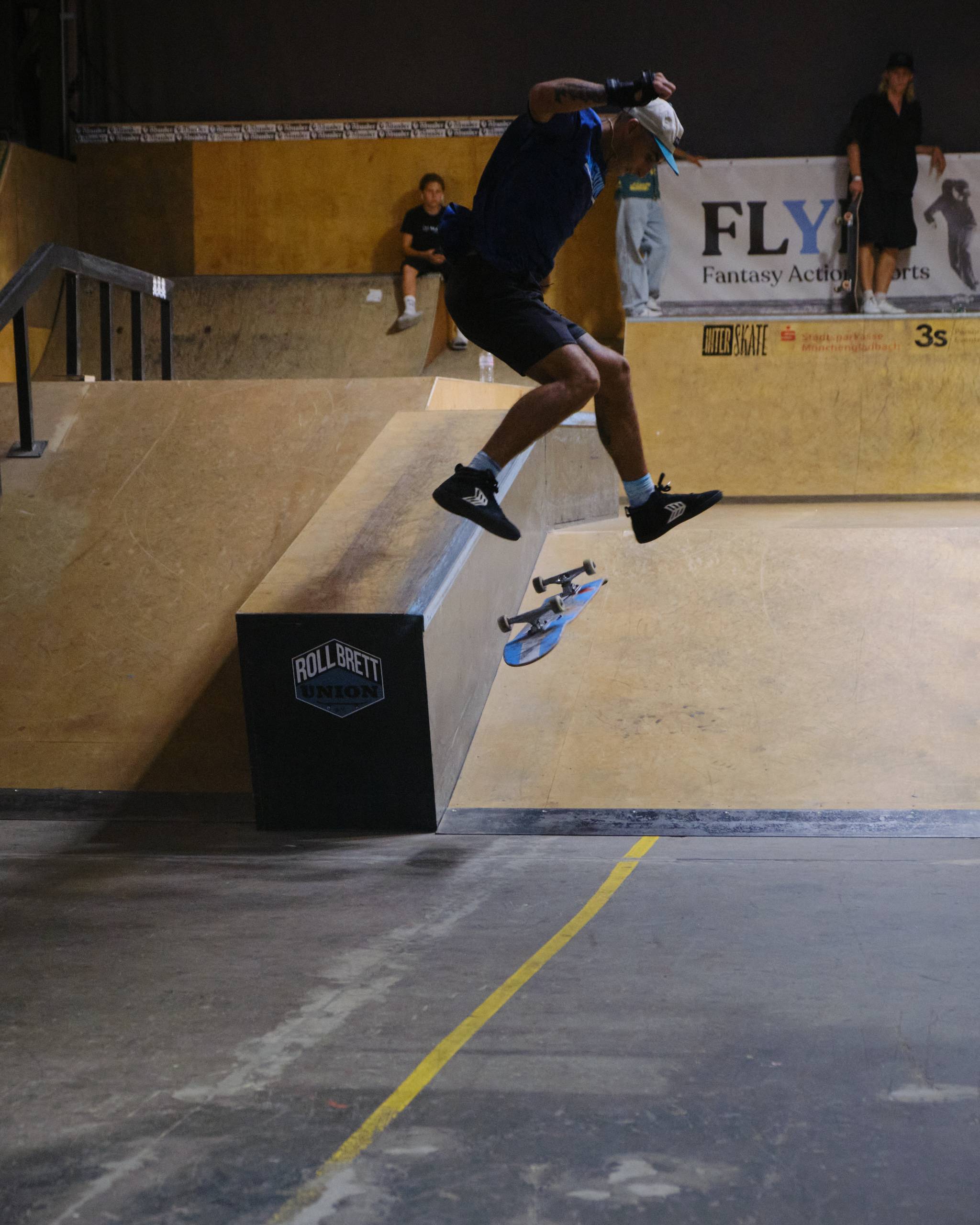 Mathias Dell Olio aus Argentinien setzte sich erneut beim Interskate Contest der Männer...