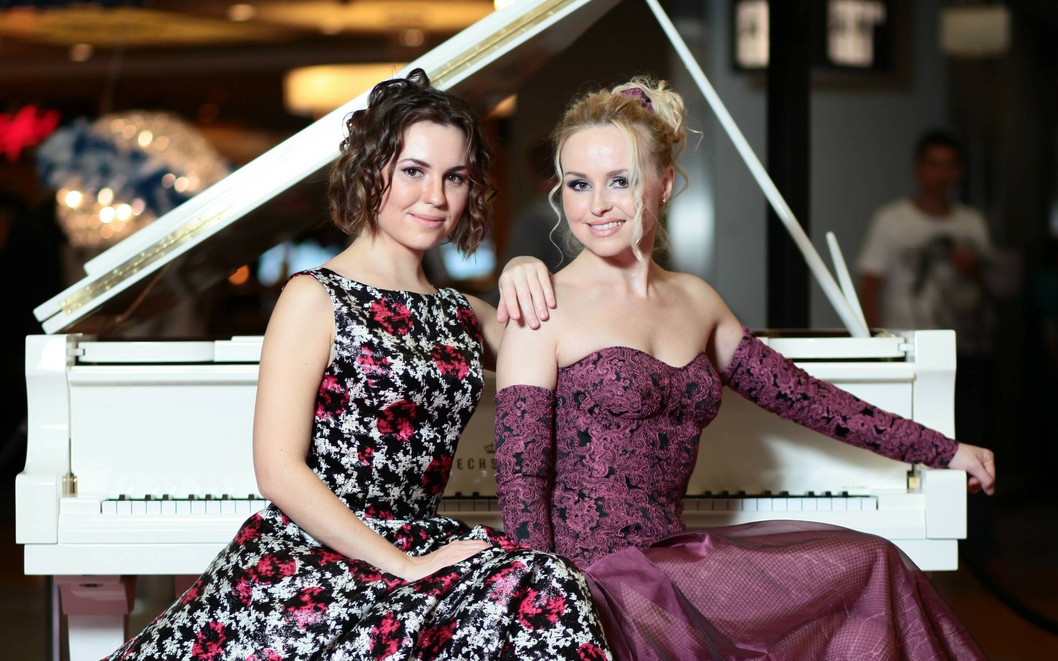 Das Klavierduo KamiLada bietet dem Publikum