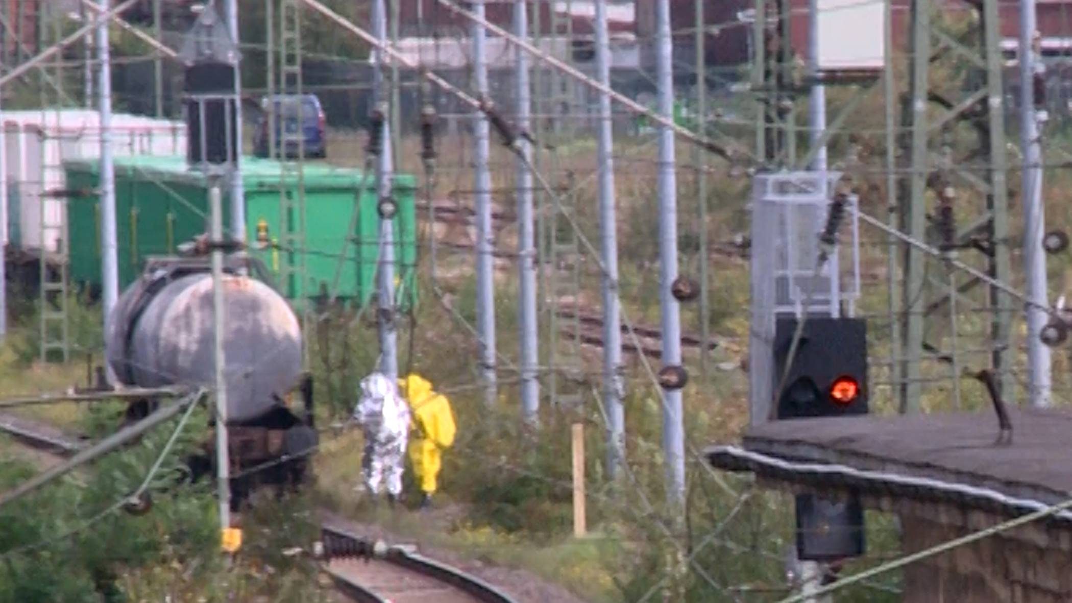 Uerdingen: Austritt von Schwefelsäure aus Kesselwaggon