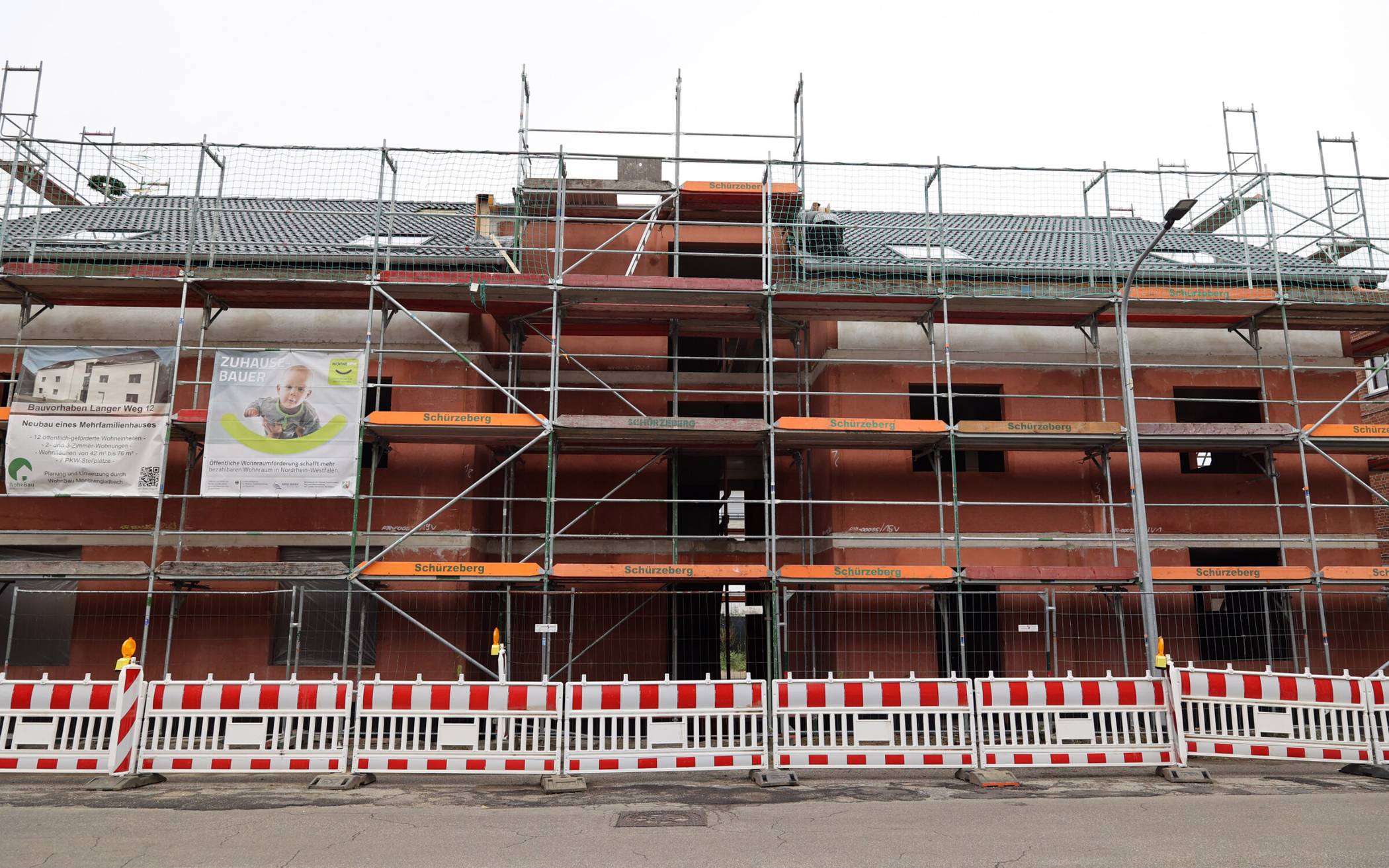 Am Langer Weg in Lürrip errichtet