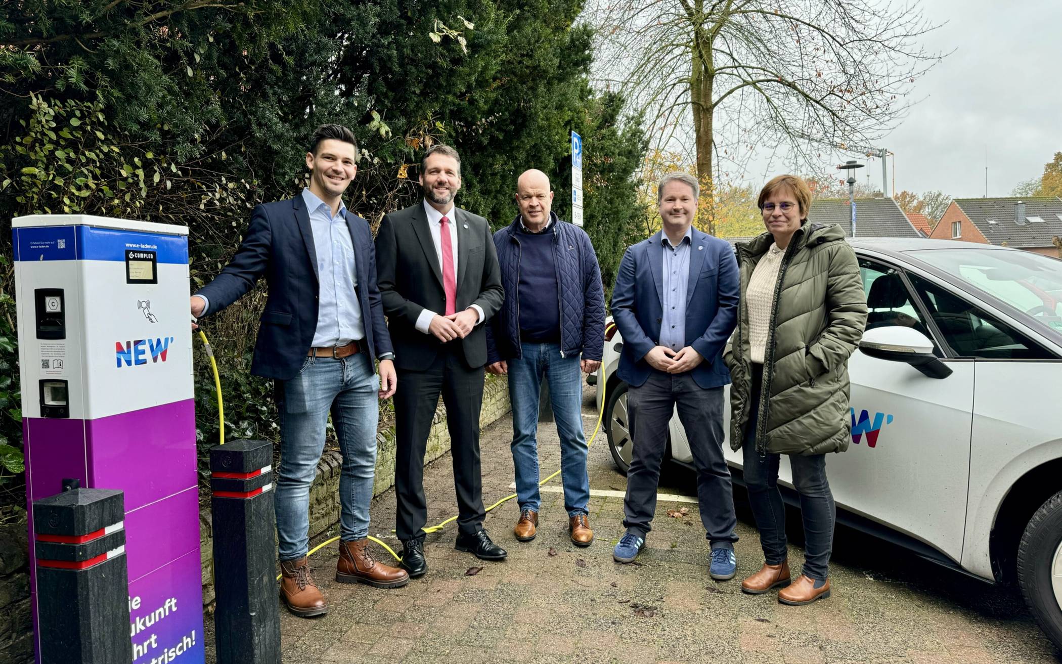 NEW-Kompetenzcenterleiter Johannes Vieten, Bürgermeister Andreas Gisbertz,