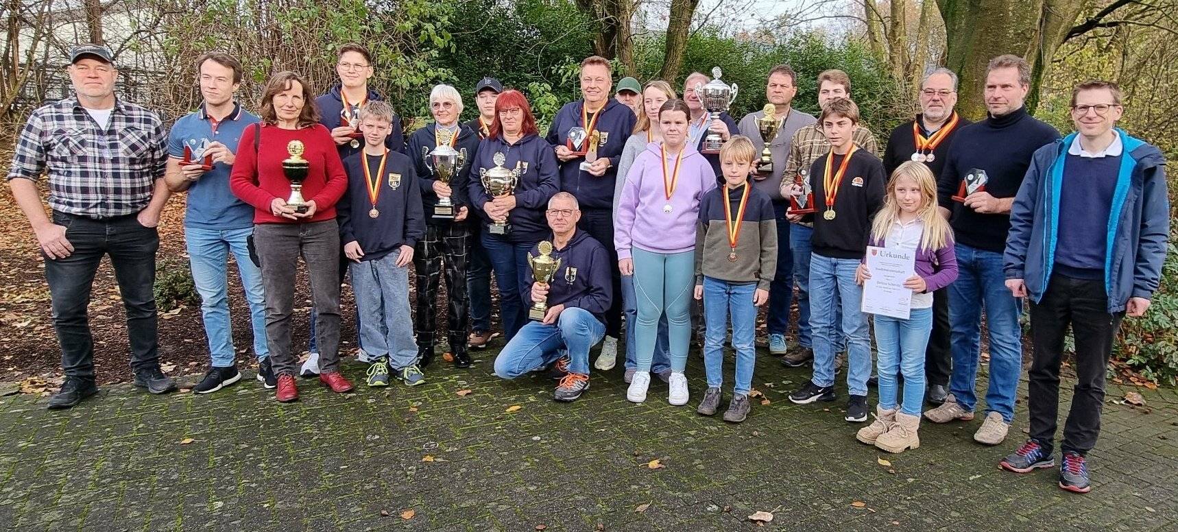 Das obligatorische Gruppenfoto zeigt die Stadtmeister