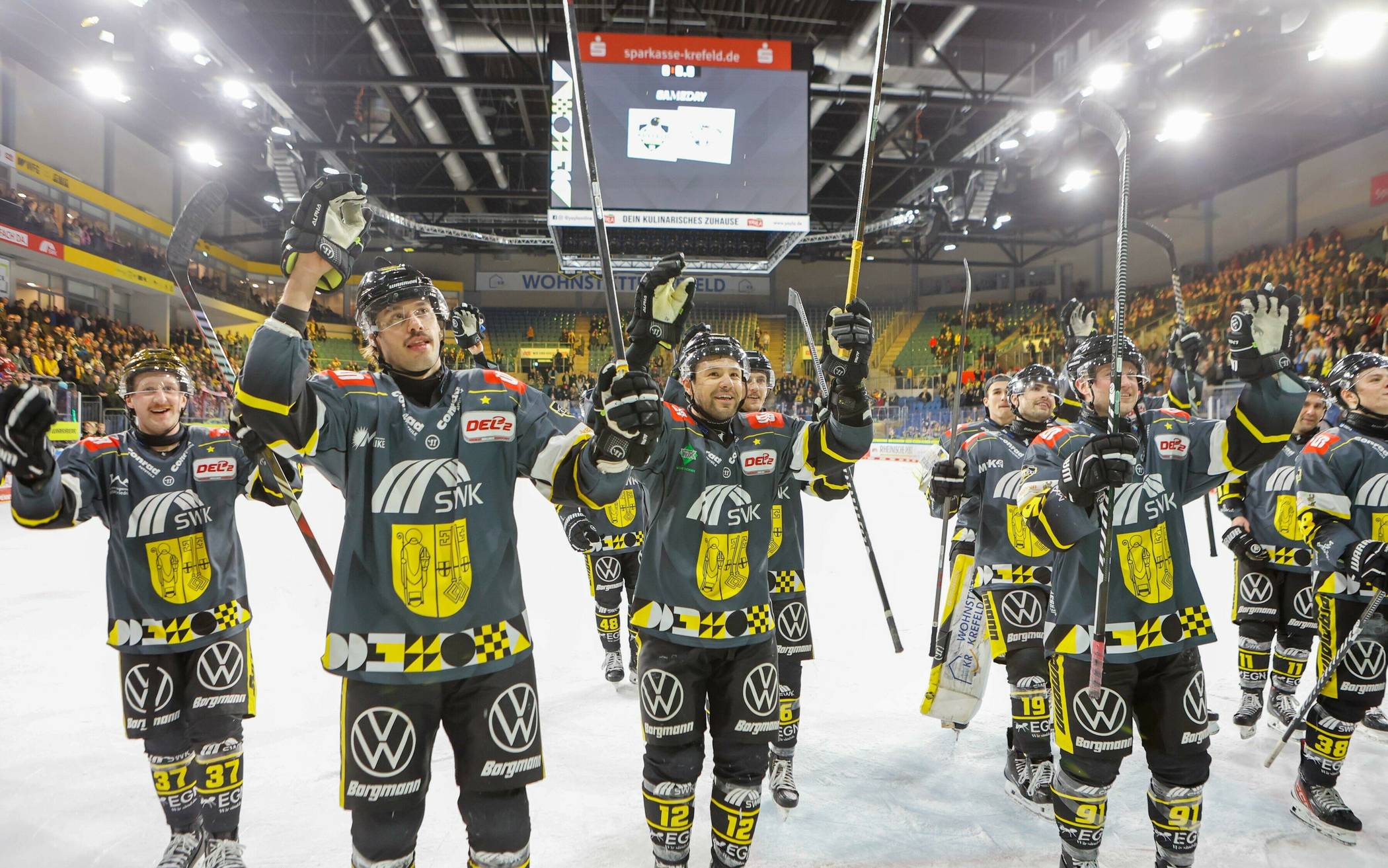 Pinguine setzen ihre Siegesserie fort