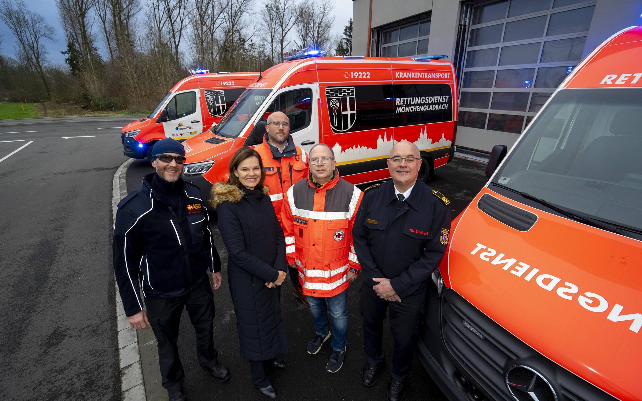 Beigeordnete Silke Wehmhörner und Feuerwehr-Chef Dirk