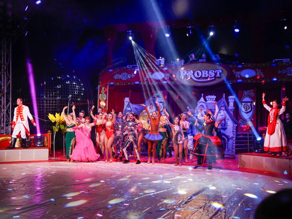 Premiere des Krefelder Weihnachtscircus
