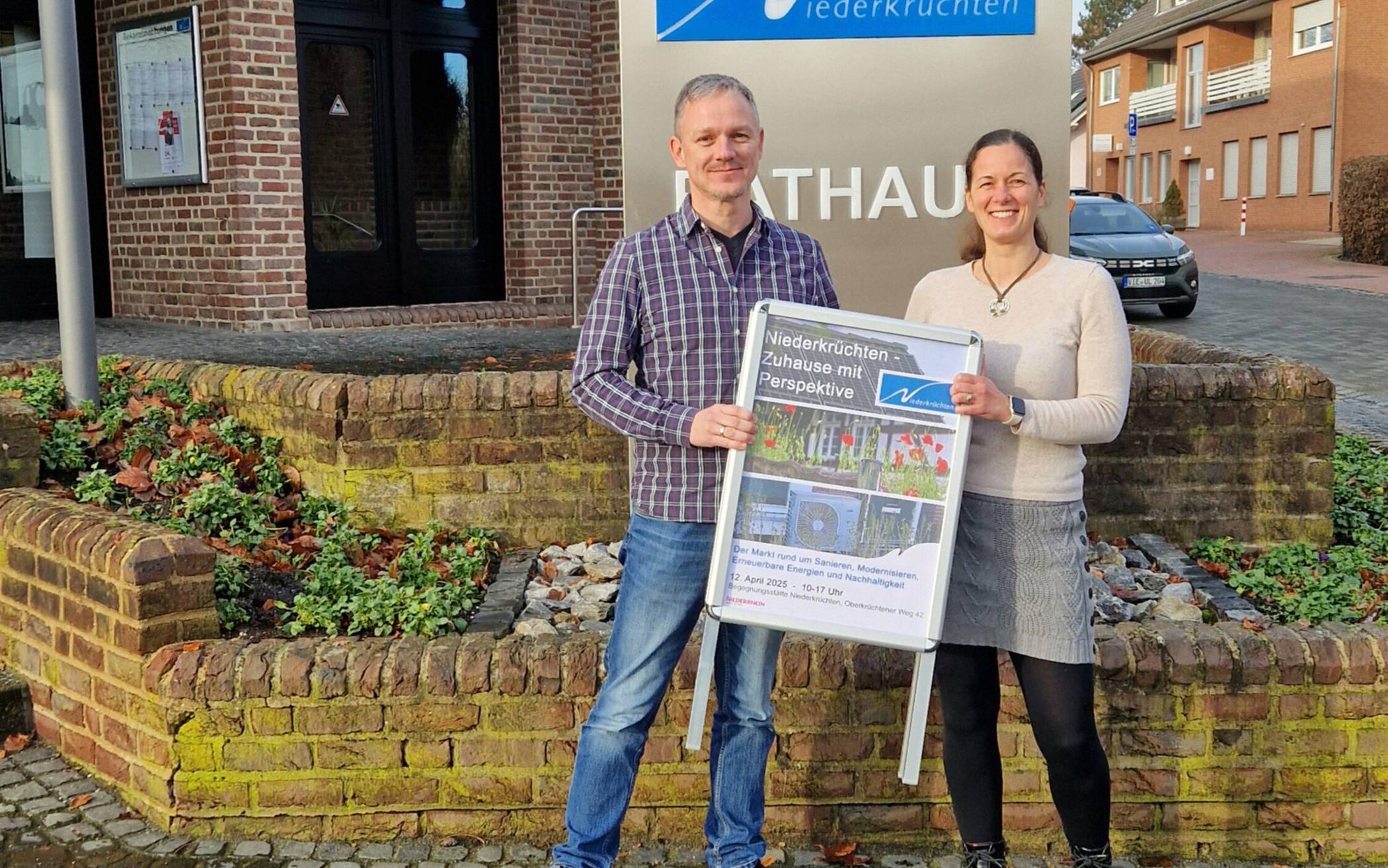 Frank Grusen und Svenja Sonnemans organisieren