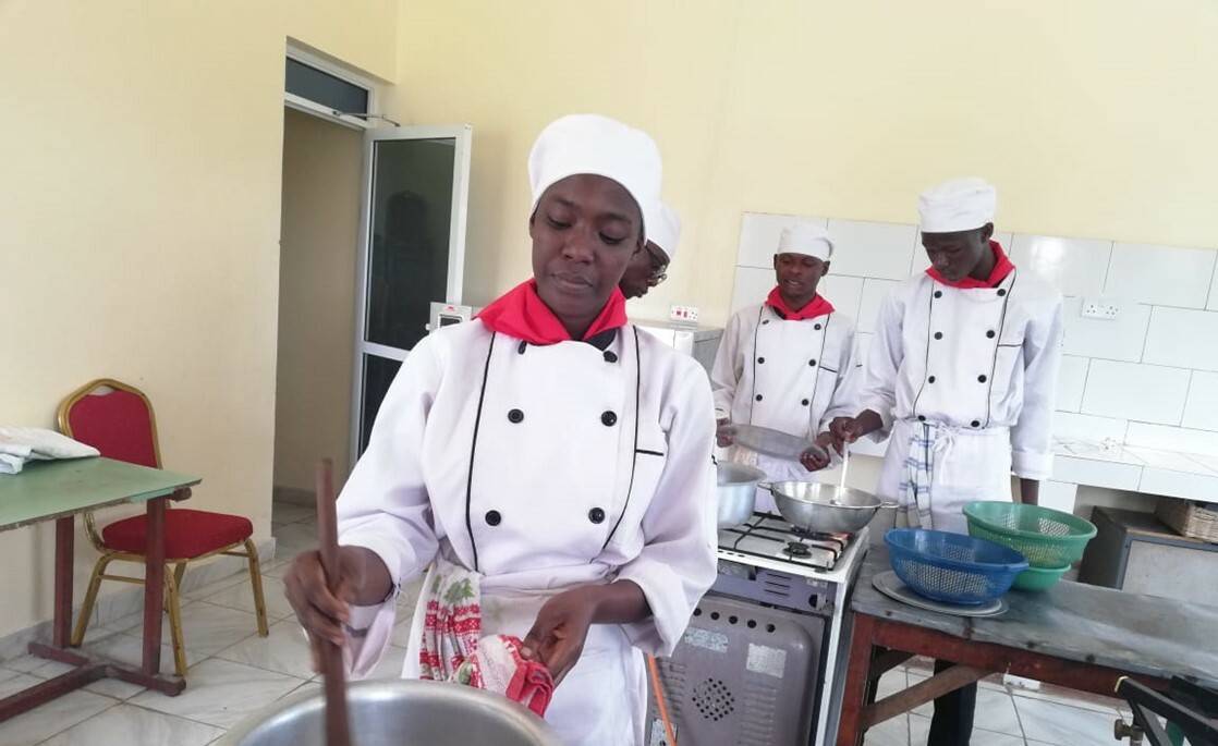  Die Leprahilfe Schiefbahn unterstützt eine Catering-Berufsschule in Kenia.  