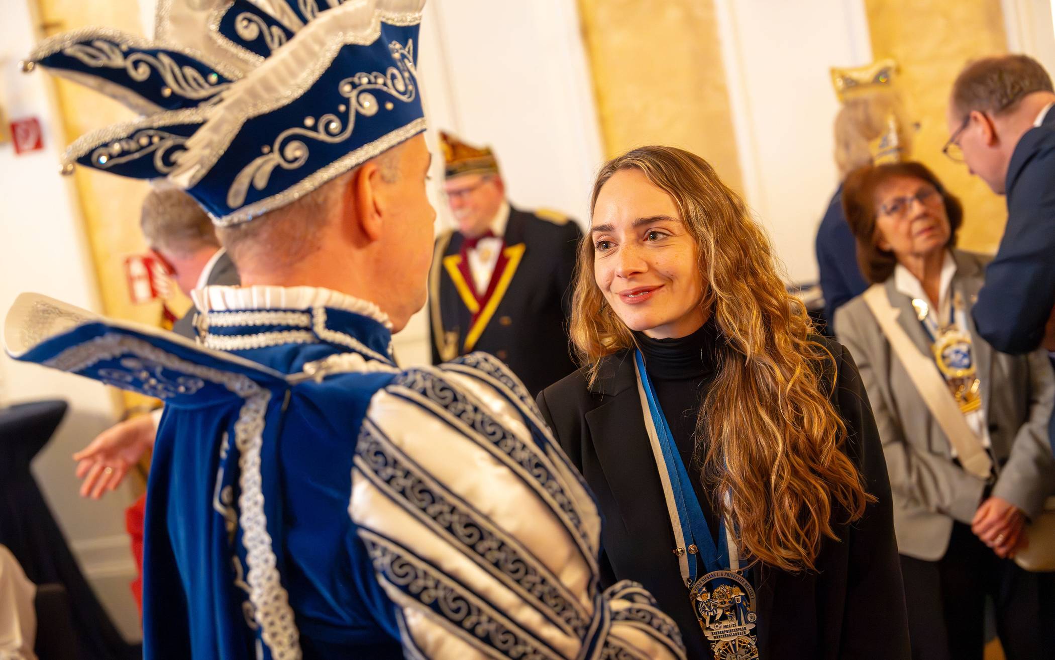 Erste Bürgermeisterin Josephine Gauselmann (SPD) im Gespräch mit Prinz Alexander...