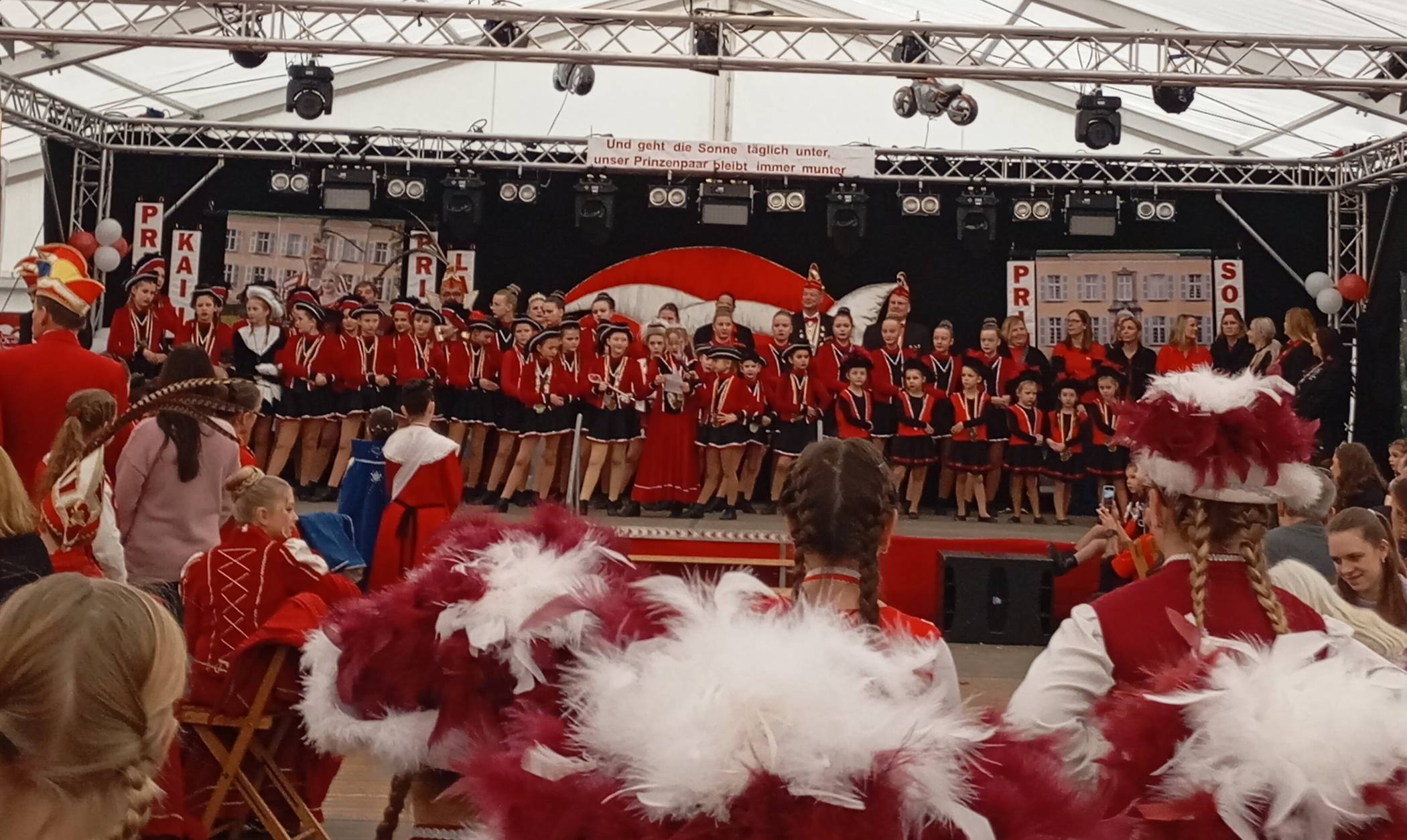  Kinderprinzessin Sophie I. die Leuchtende bei der Begrüßung mit den Aktiven der JKAG und KAG 