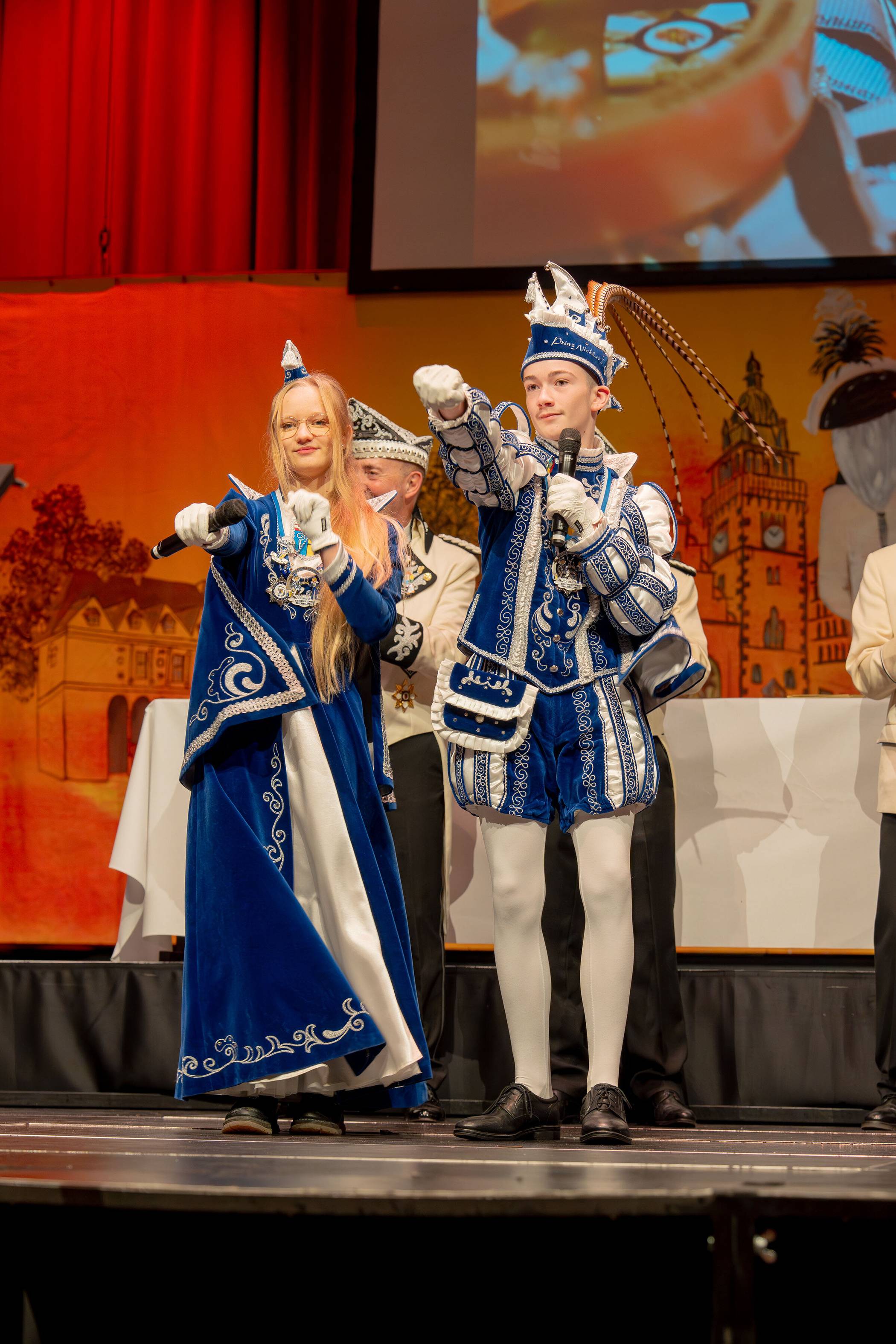 Das Kinderprinzenpaar unterhielt die Gäste mit Gesang und...