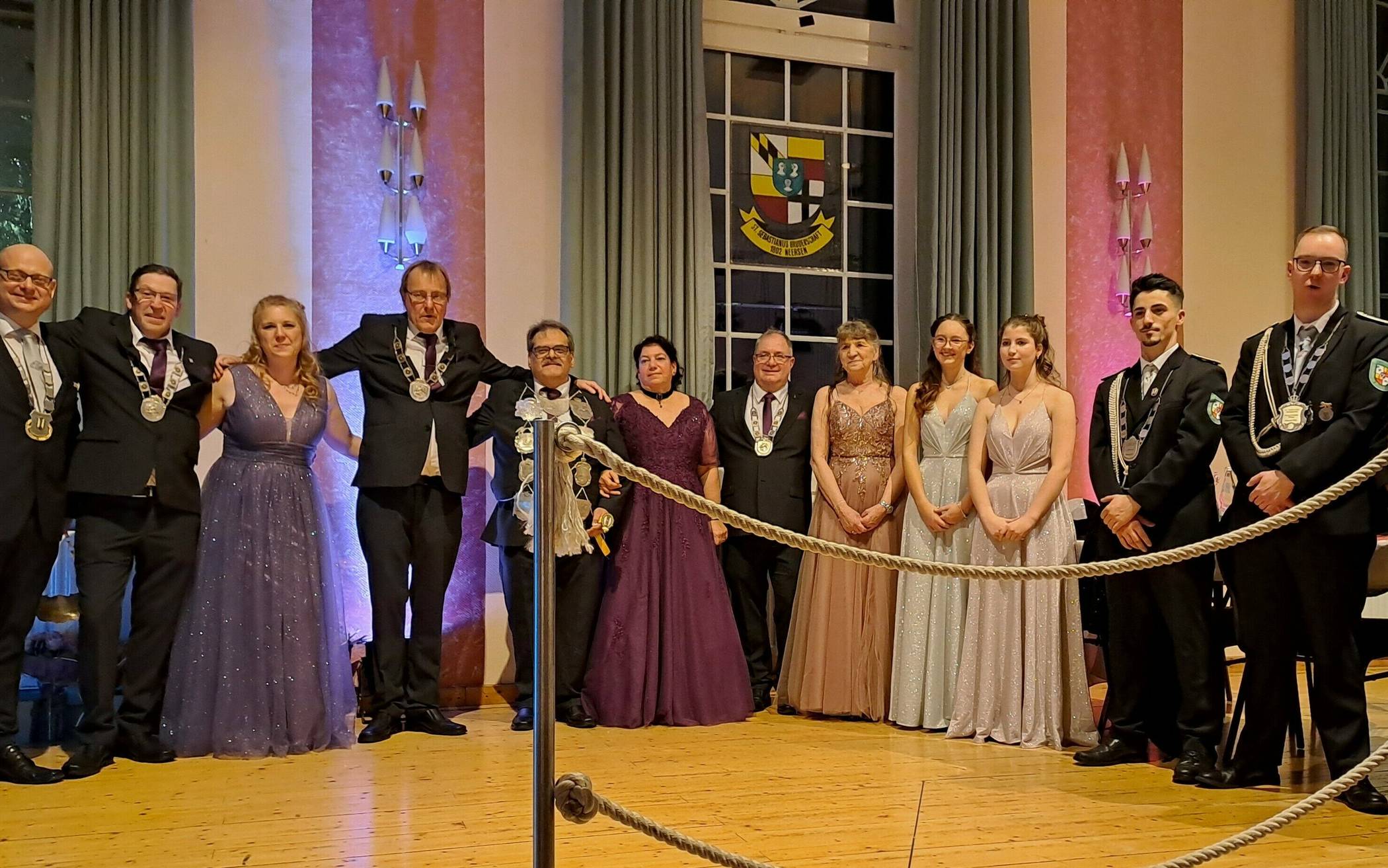  Feierlich wurden die Königshäuser im Wahlefeldsaal inthronisiert. Foto: St. Sebastianus Schützenbruderschaft Neersen 