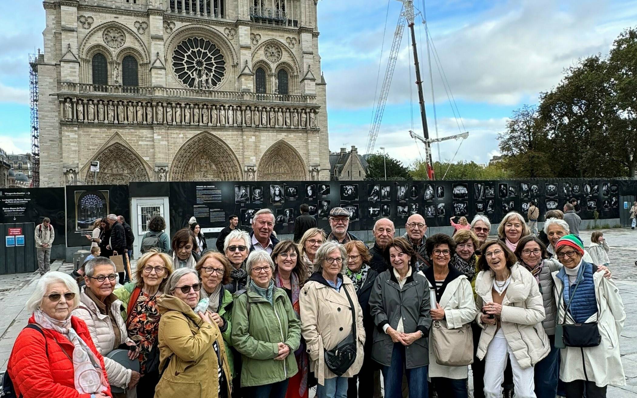  Ein Besuch der Kathedrale Notre-Dame durfte bei den Paris-Reisen des Meerbuscher Kulturkreises in 2024 natürlich nicht fehlen. 