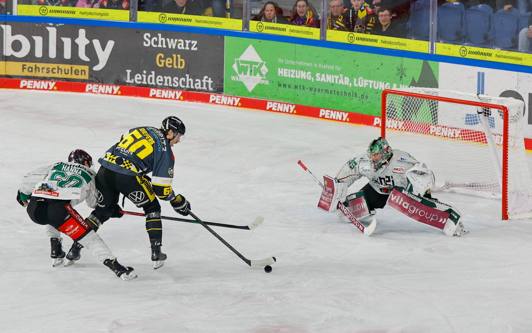 Pinguine verlieren gegen Rosenheim am Dienstag knapp mit 2:3