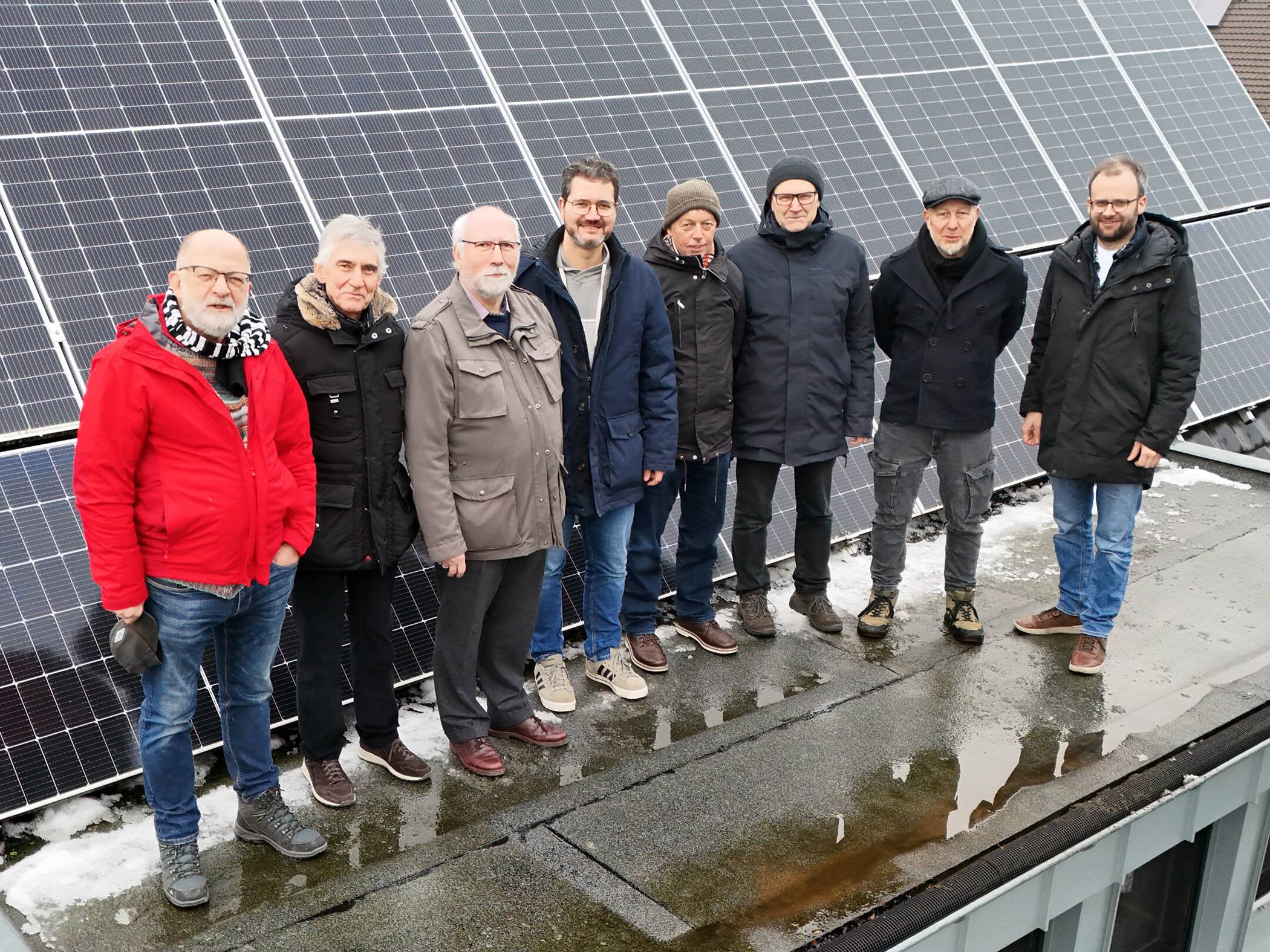  Die Bürgersolarberater Karl-Heinz Krause, Herbert Grotenrath, Reiner Rohlfs, Stefan Legler, Reiner Neuß, Christoph Daum, Klaus Woters und Simon Mohr (v.l.). 