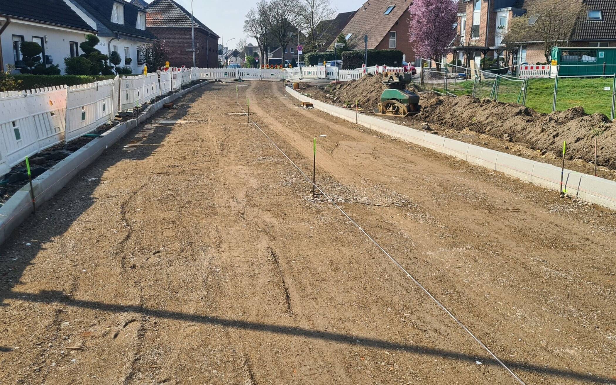  Drei Monate vor Bauabschluss kann die Straße Alperheide freigegeen werden. Anvisiertes Datum: 18. April. Foto: Stadt Willich  