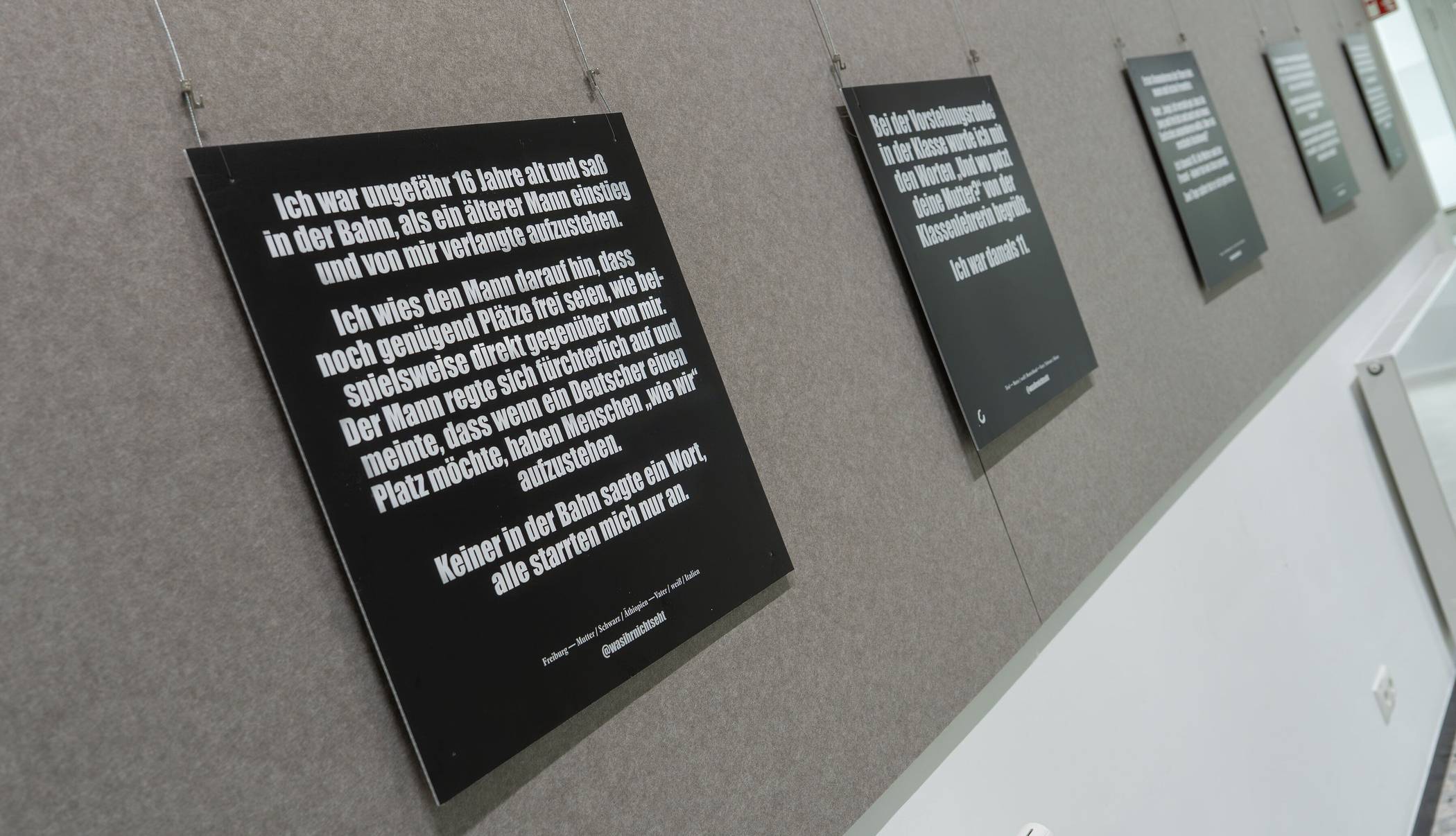  Vom 7. bis 12. April ist die Wanderausstellung „Was ihr nicht seht“ im Z-Gebäude am Campus Mönchengladbach an der Hochschule Niederrhein zu sehen. 