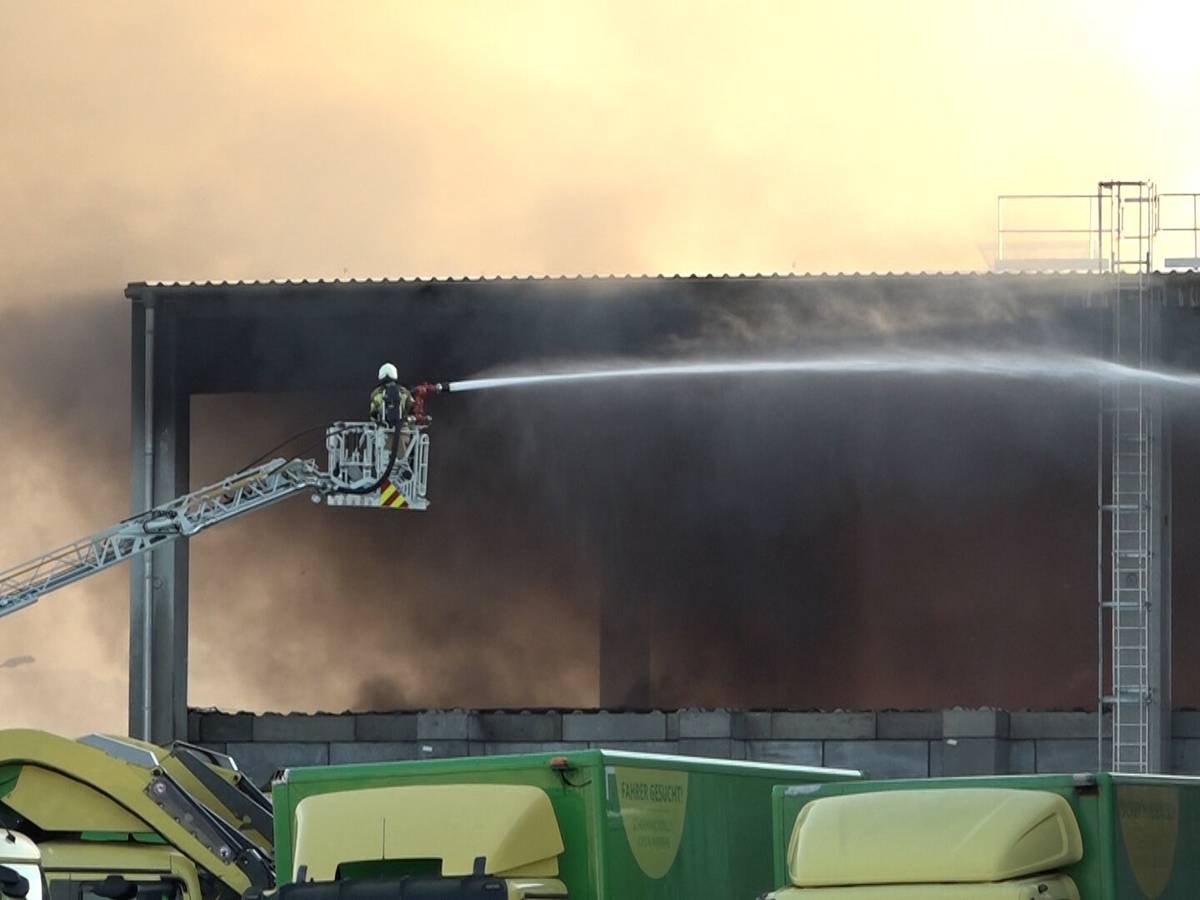 Brand auf dem Wertstoffhof in Kempen
