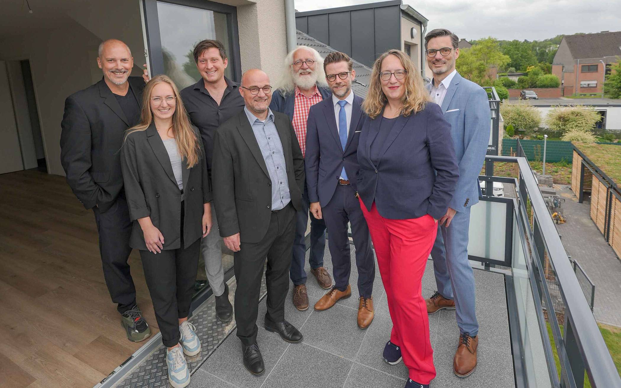 Vertreter der WohnBau, OB Felix Heinrichs