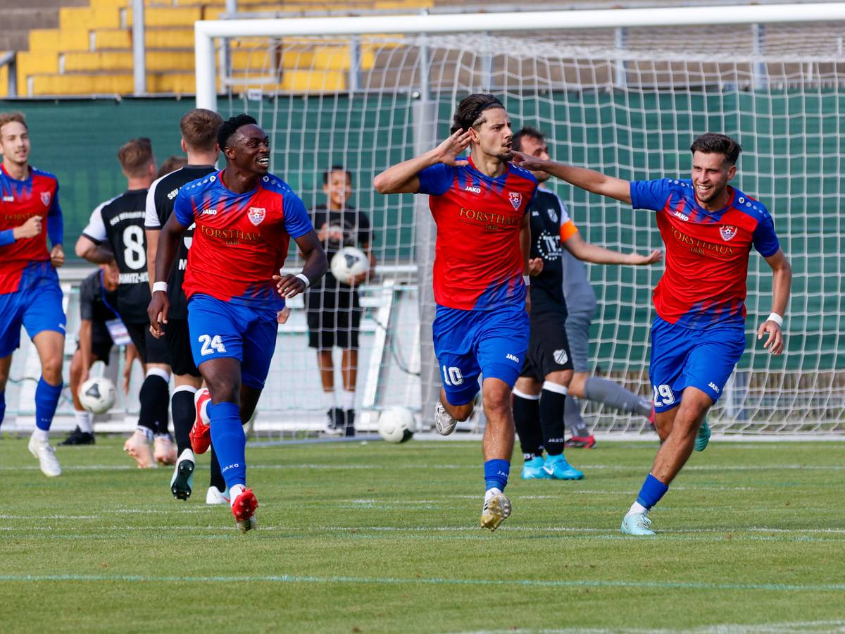 KFC Uerdingen gegen Bergisch Born
