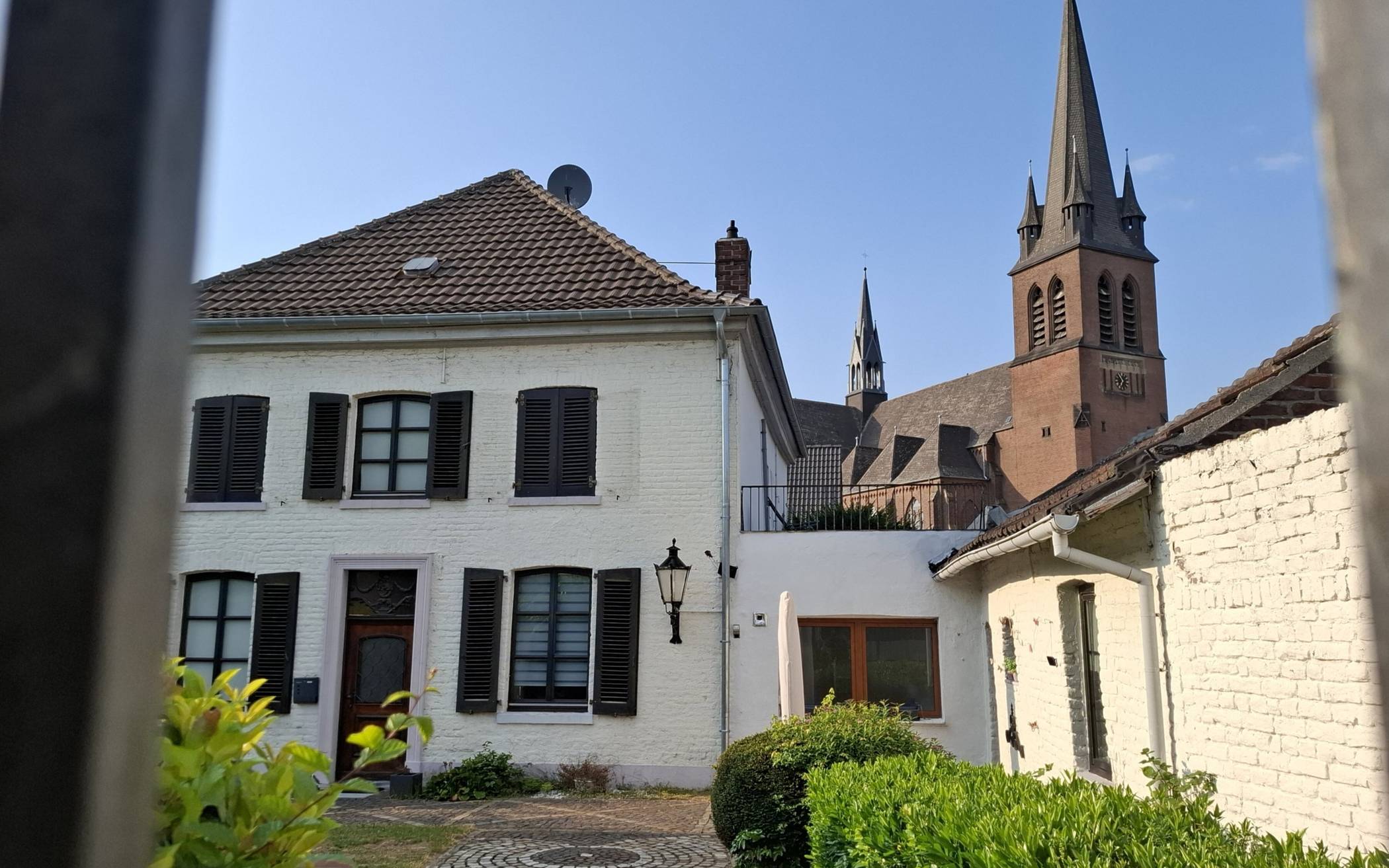 Die Vikarie Et Wemke in unmittelbarer Nachbarschaft zur Kirche wurde 1790-1792 durch...