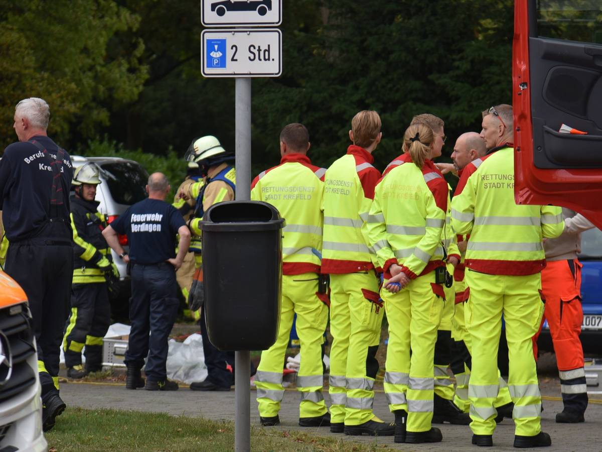 Zwei Tote auf Friedhofsparkplatz
