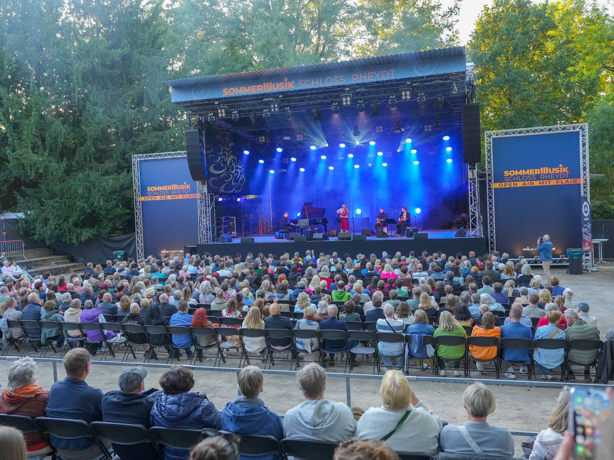 „La Bohème“ vor der Schlosskulisse
