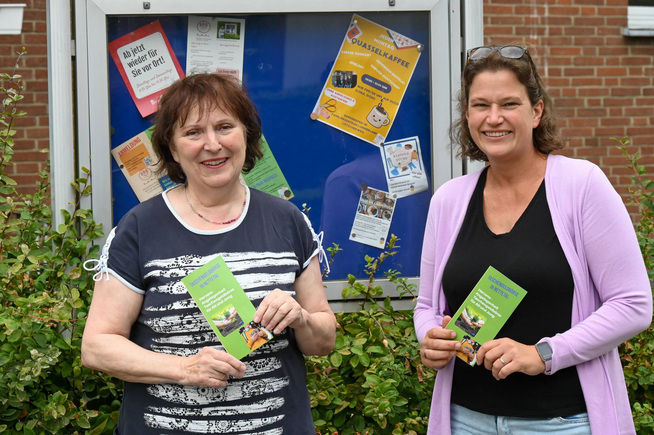  Freuen sich auf „Auftraggeber“ und „Mitmacher“ für die Nettetaler Taschengeldbörse: die ehrenamtliche Koordinatorin Jutta Brillok (l.) und Nora Campen, Leiterin des Bürgerbüros Breyell der Caritas. 