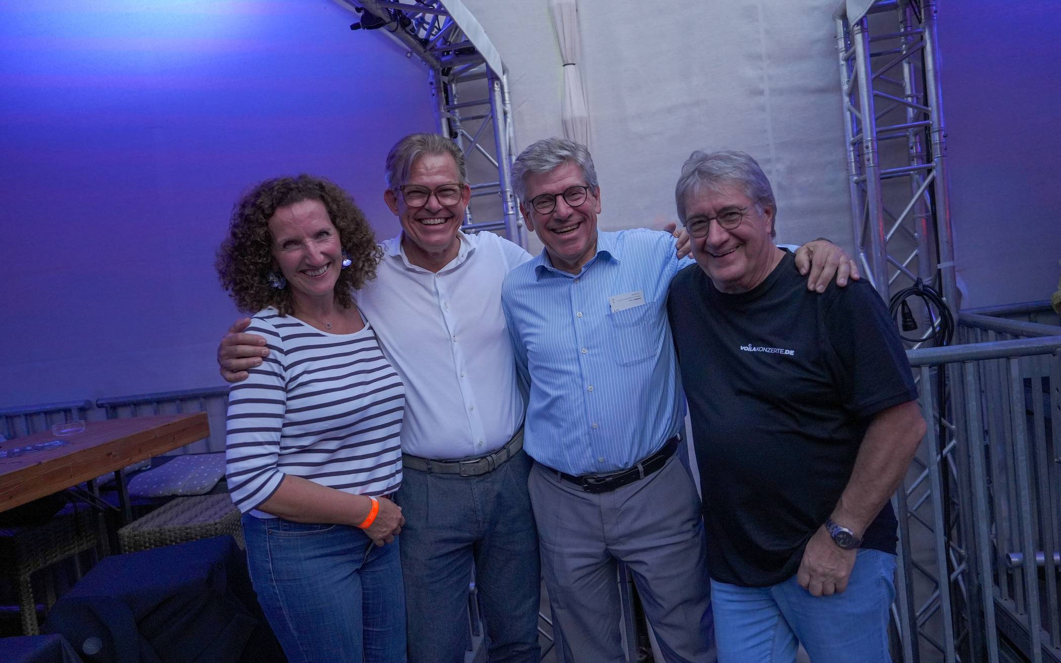 Günter vom Dorp (r.), Veranstalter der SommerMusik, mit (v.l.) Susanne Feldges (next...